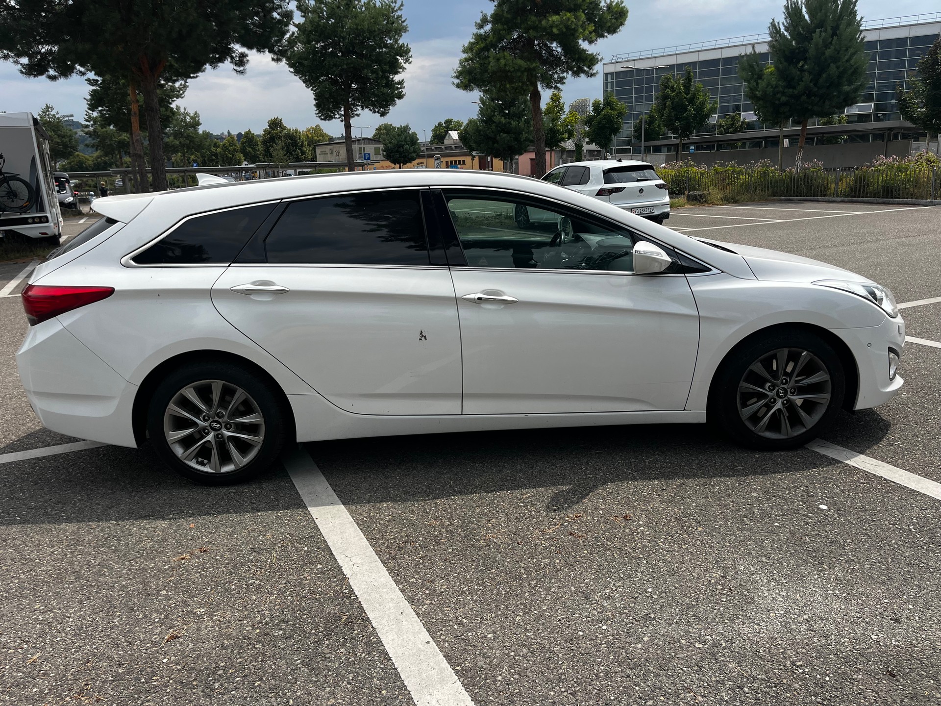 HYUNDAI i40 Wagon 1.7 CRDI Style Automatic-image-2
