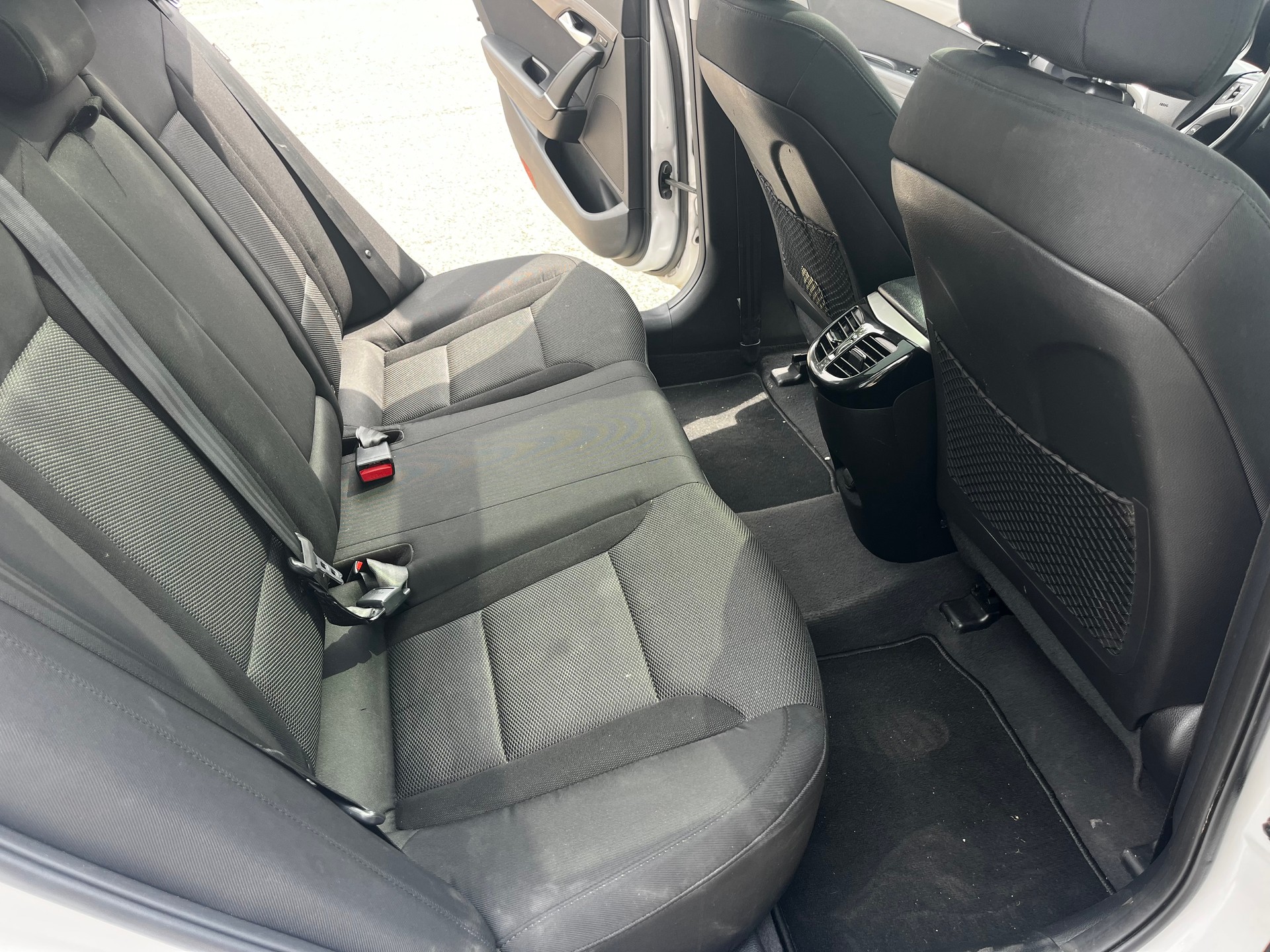 HYUNDAI i40 Wagon 1.7 CRDI Style Automatic-image-9