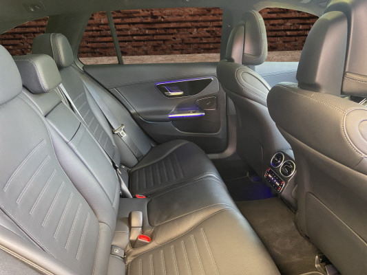 MERCEDES-BENZ C 300 e T AMG Line-image-13