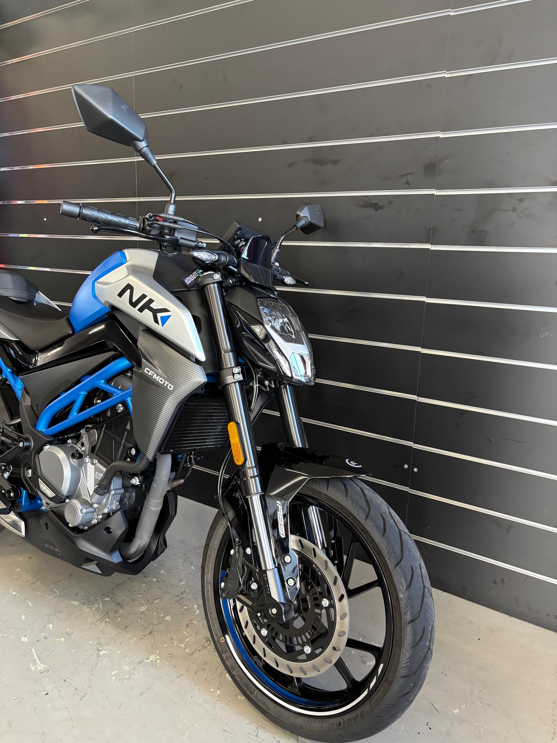 CF MOTO 300NK-showroom-element-2