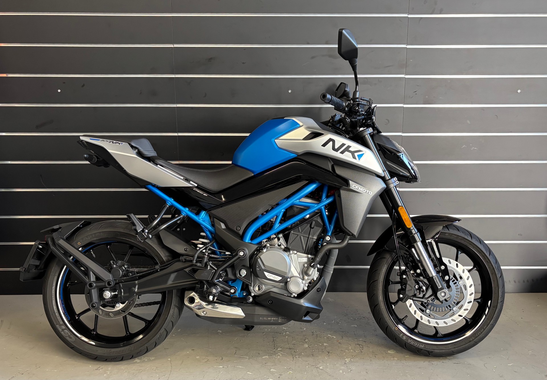 CF MOTO 300NK