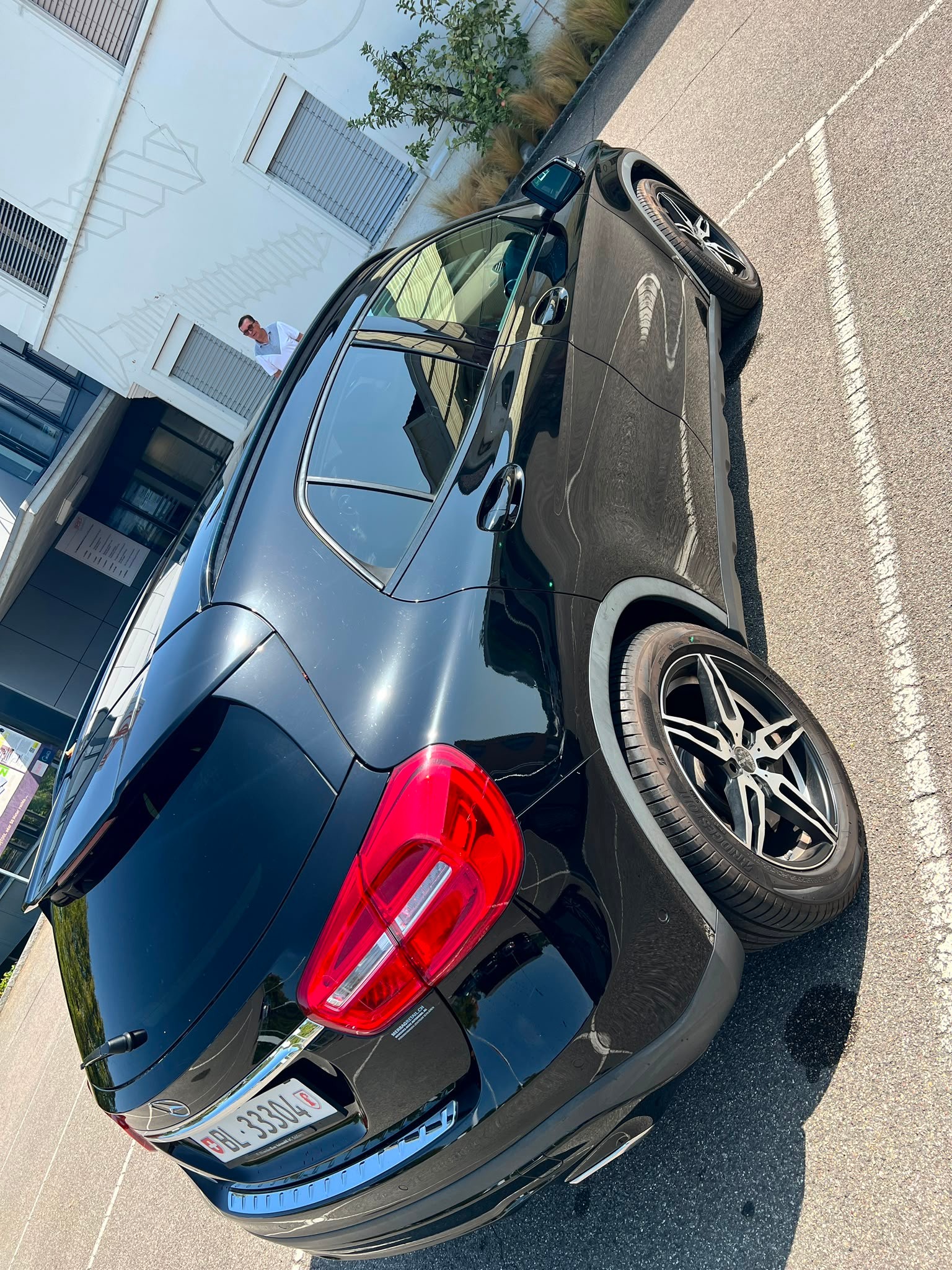 MERCEDES-BENZ GLA 220 d 4m-image-2