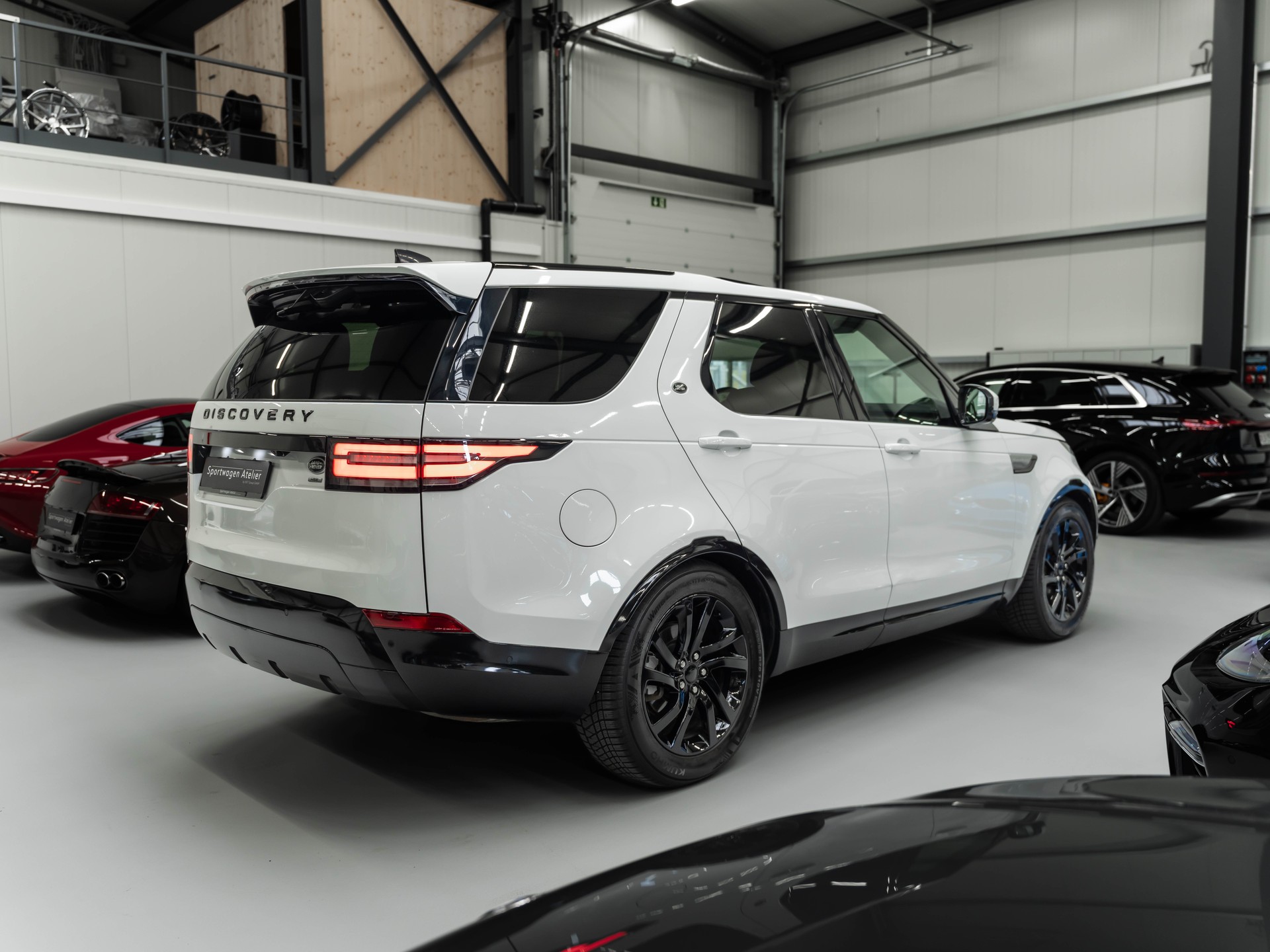 LAND ROVER Discovery 2.0 SD4 HSE Automatic-image-3