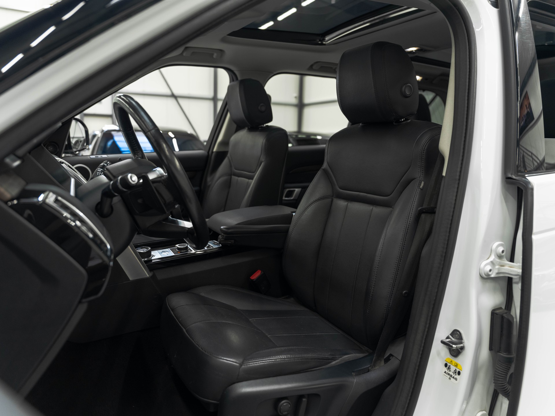 LAND ROVER Discovery 2.0 SD4 HSE Automatic-image-6