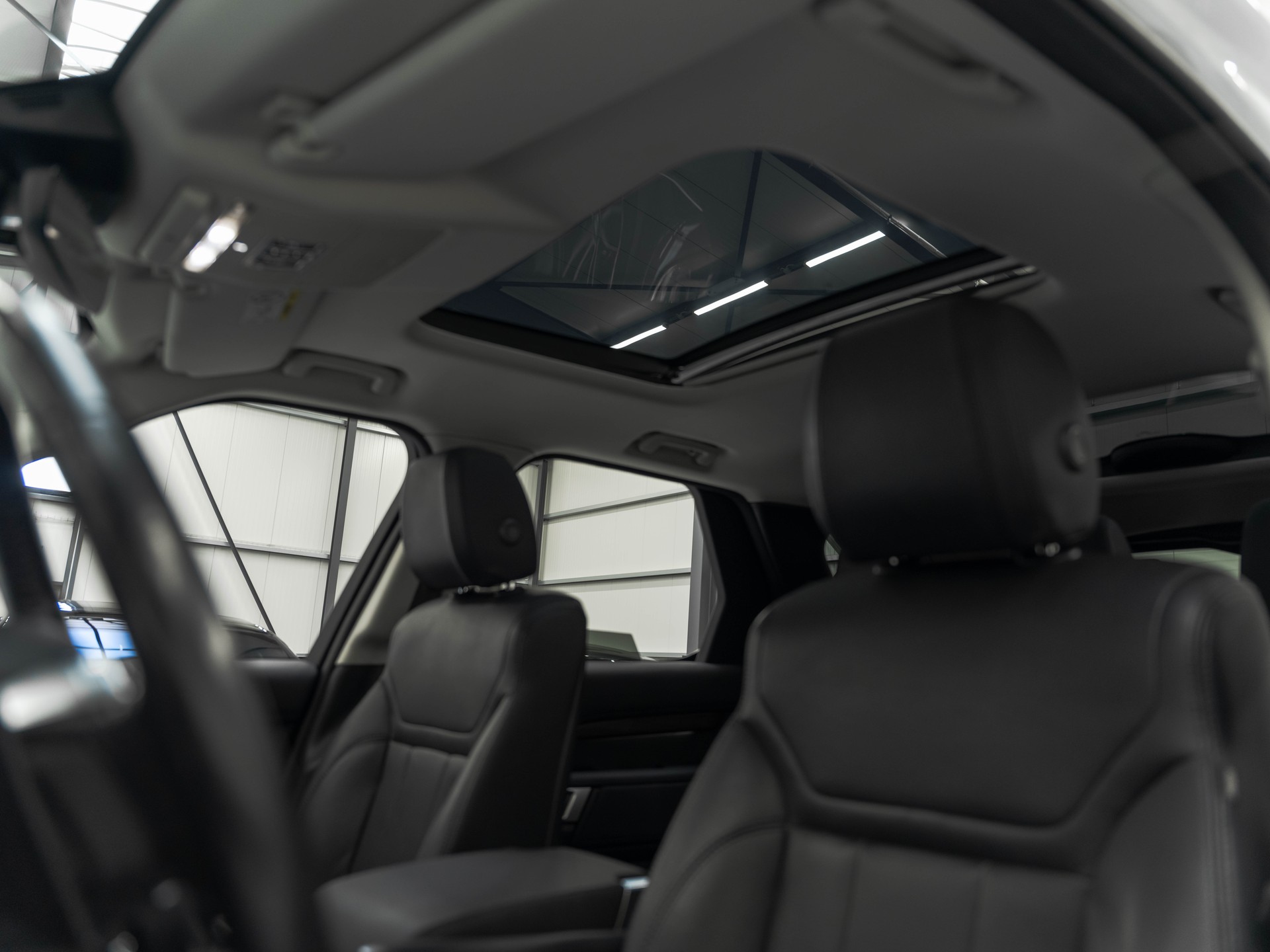 LAND ROVER Discovery 2.0 SD4 HSE Automatic-image-7