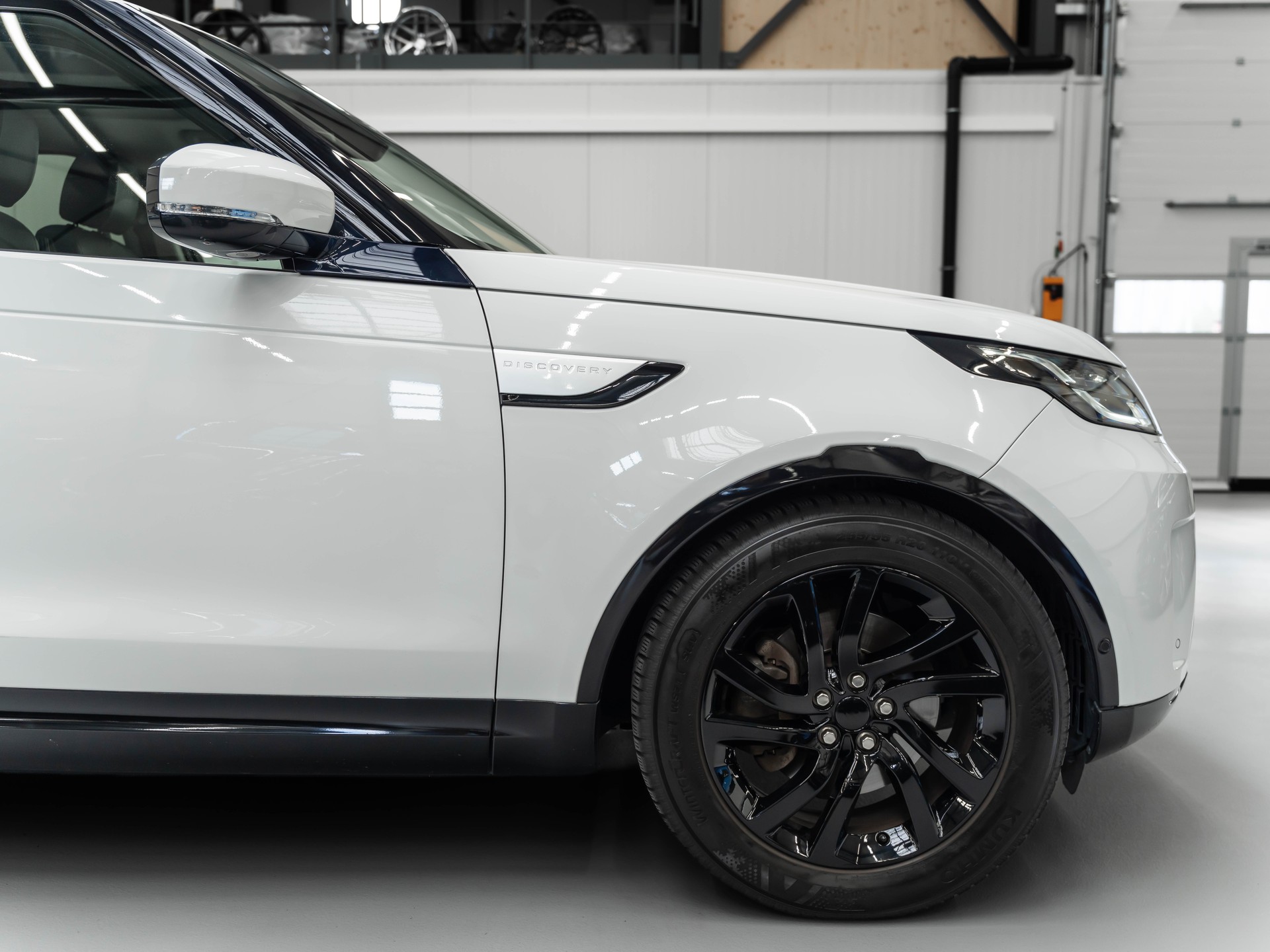 LAND ROVER Discovery 2.0 SD4 HSE Automatic-image-17