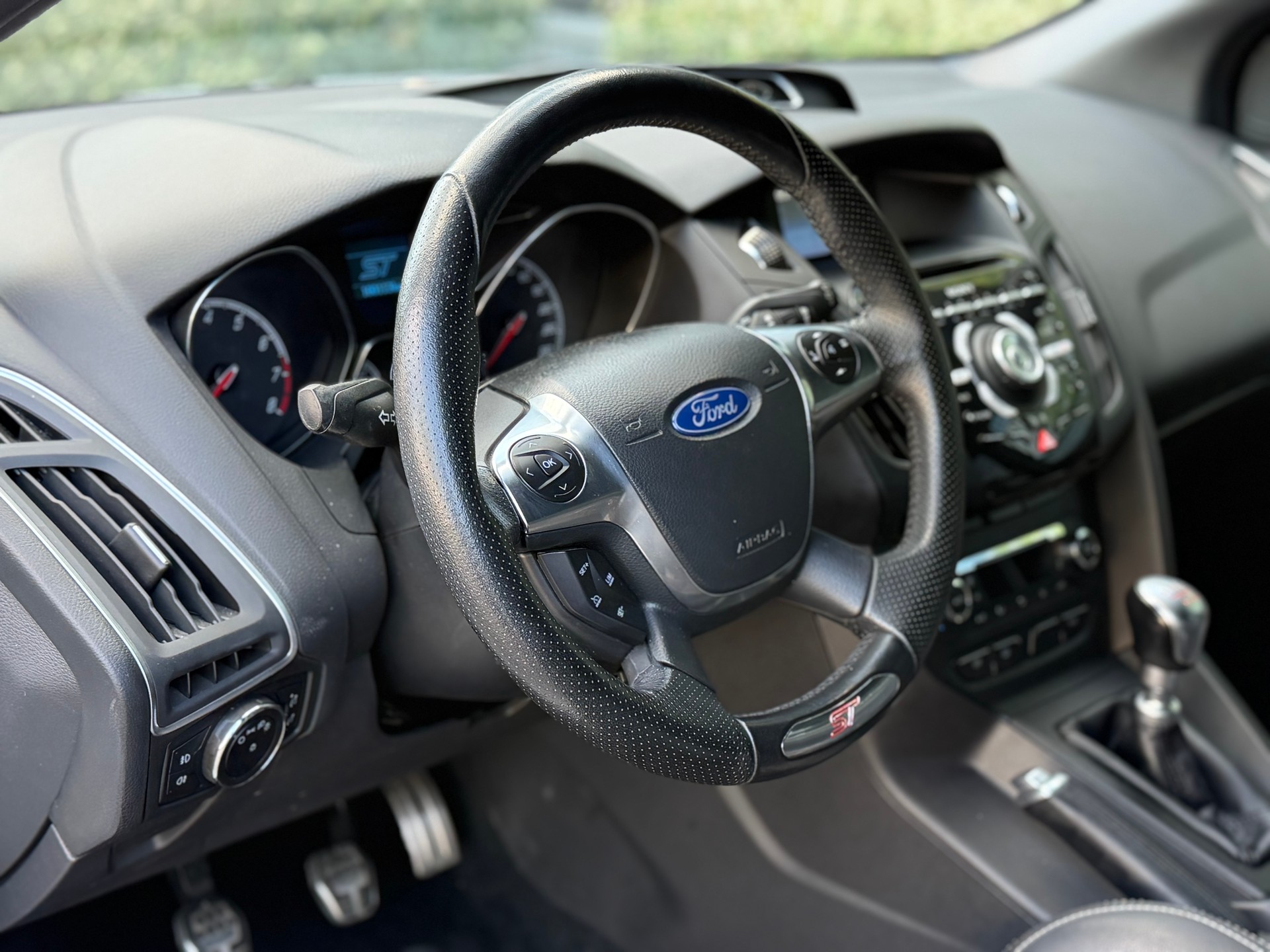 FORD Focus 2.0 SCTi ST-3-image-7