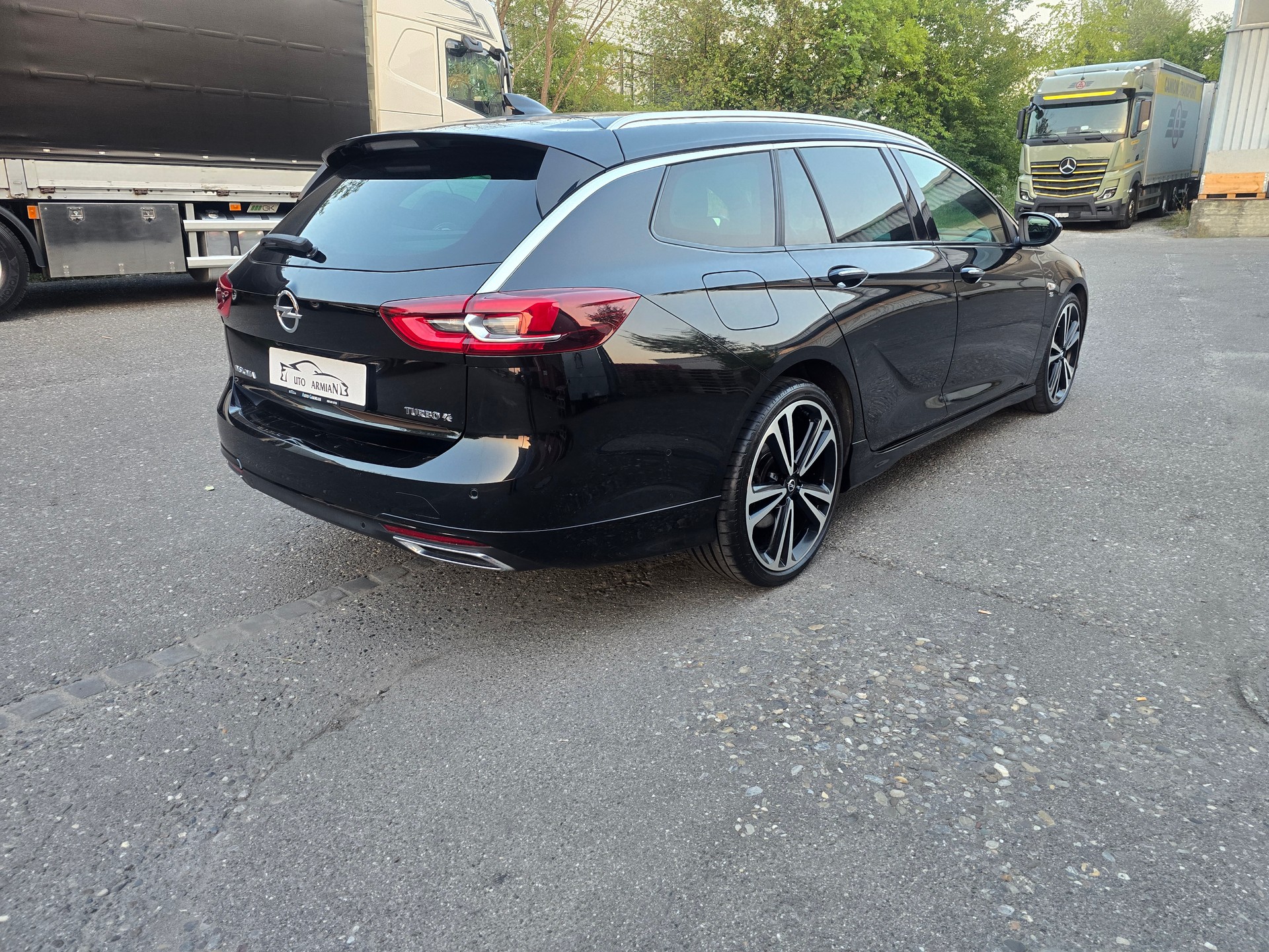 OPEL Insignia 2.0 T Sports Tourer Excellence 4WD Automat.-image-4