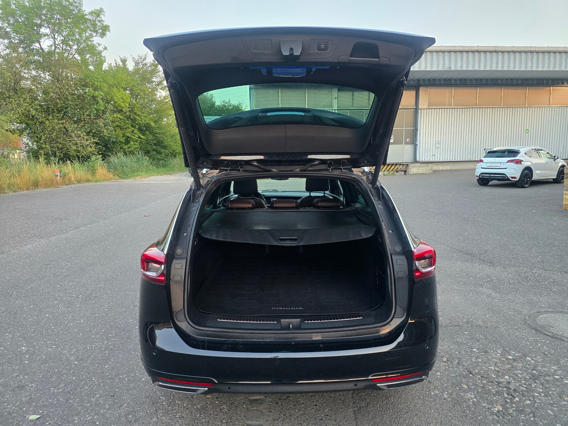 OPEL Insignia 2.0 T Sports Tourer Excellence 4WD Automat.-image-6