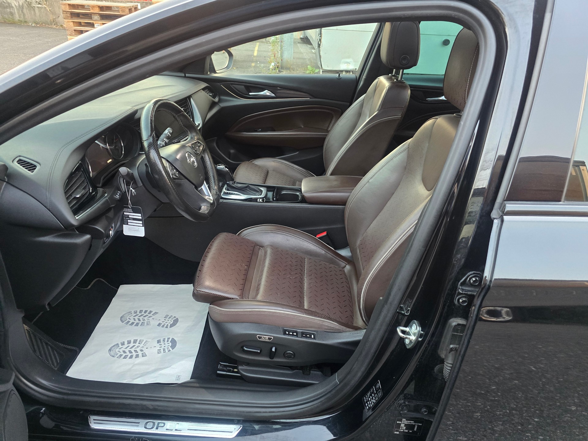 OPEL Insignia 2.0 T Sports Tourer Excellence 4WD Automat.-image-10