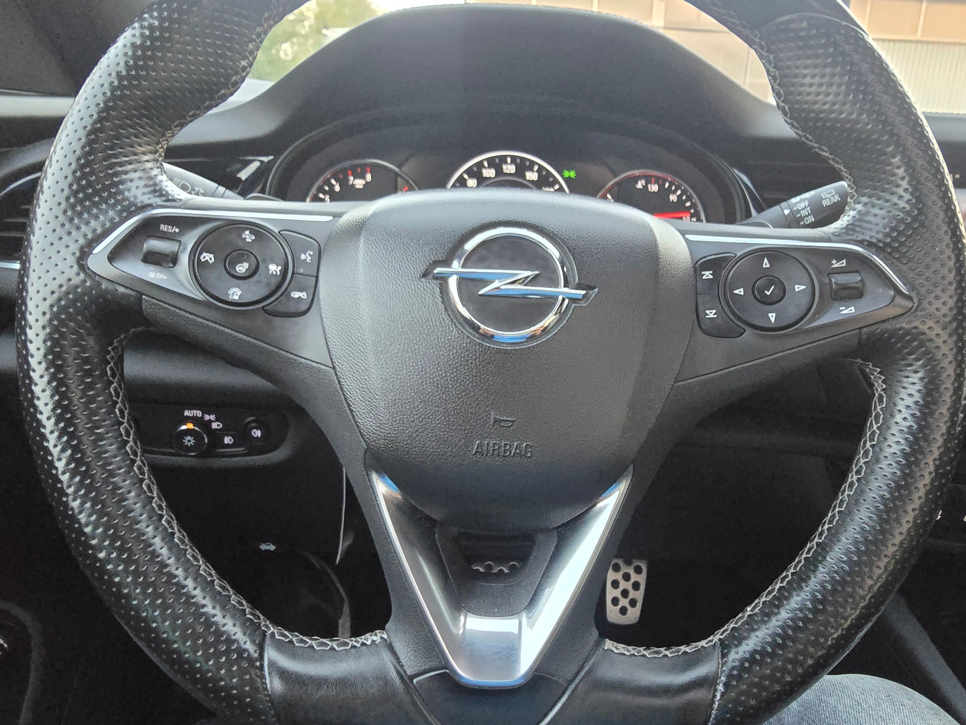OPEL Insignia 2.0 T Sports Tourer Excellence 4WD Automat.-image-23