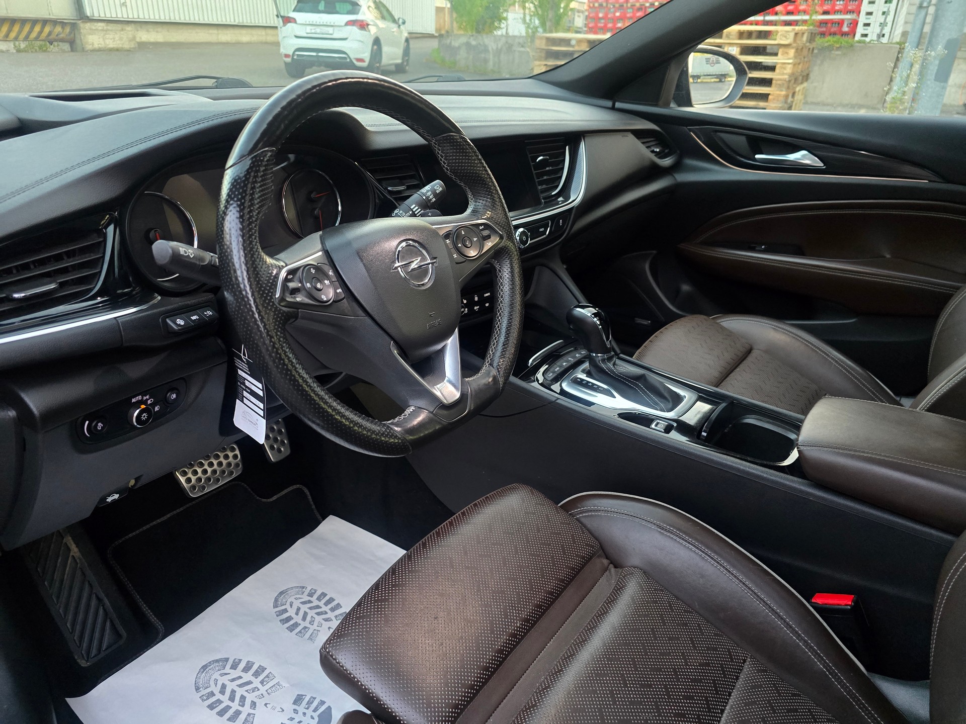 OPEL Insignia 2.0 T Sports Tourer Excellence 4WD Automat.-image-11