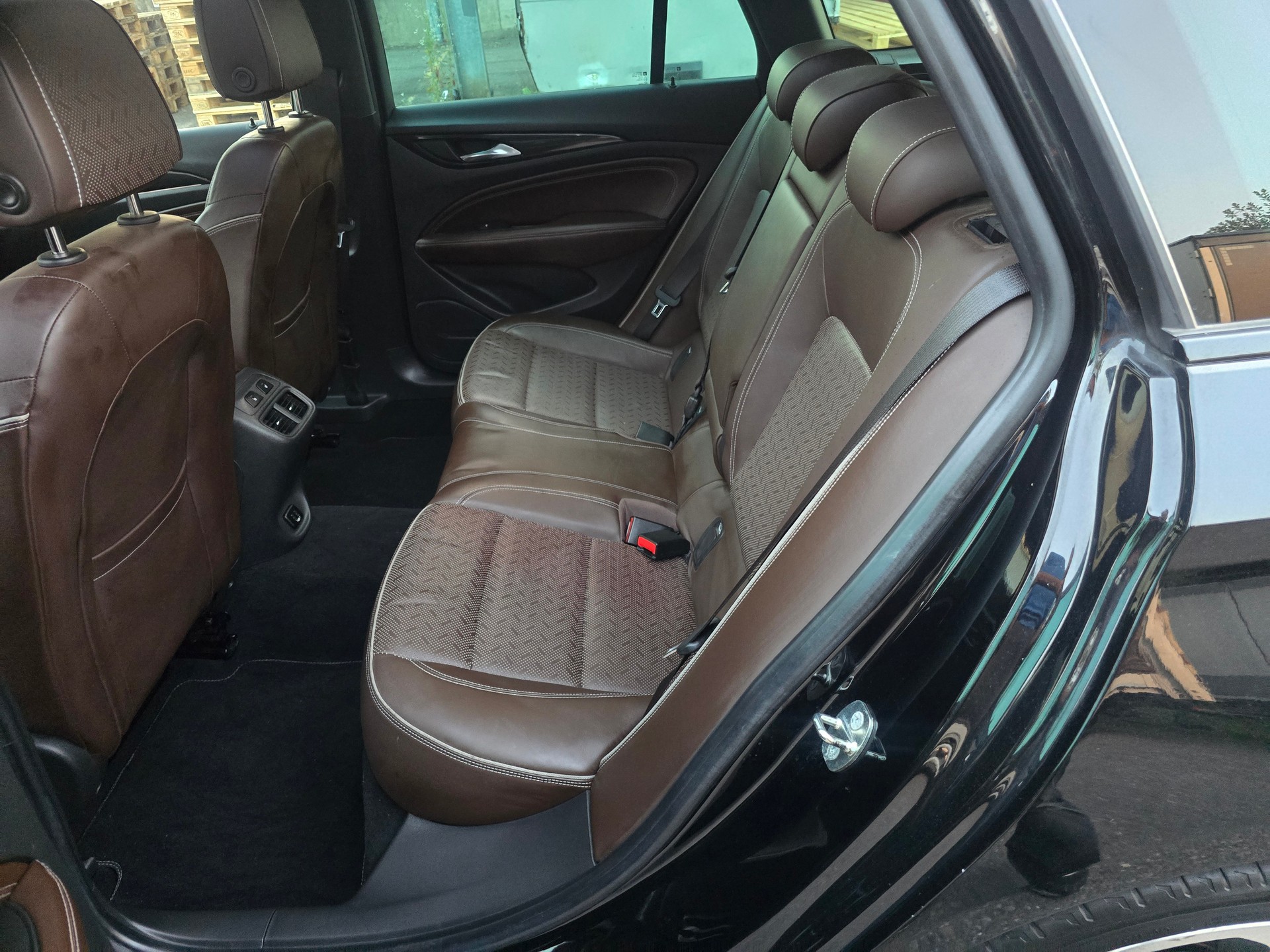 OPEL Insignia 2.0 T Sports Tourer Excellence 4WD Automat.-image-15