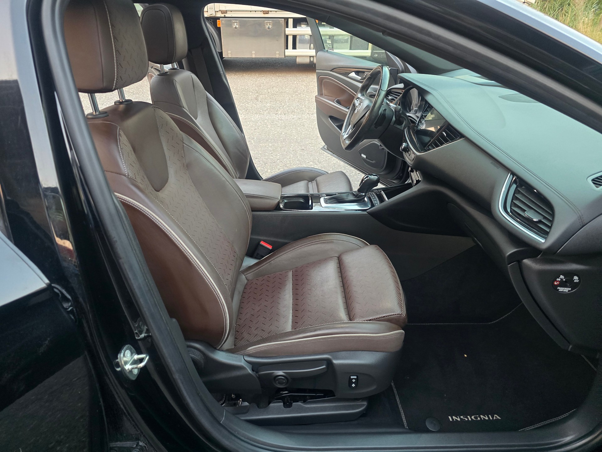 OPEL Insignia 2.0 T Sports Tourer Excellence 4WD Automat.-image-17