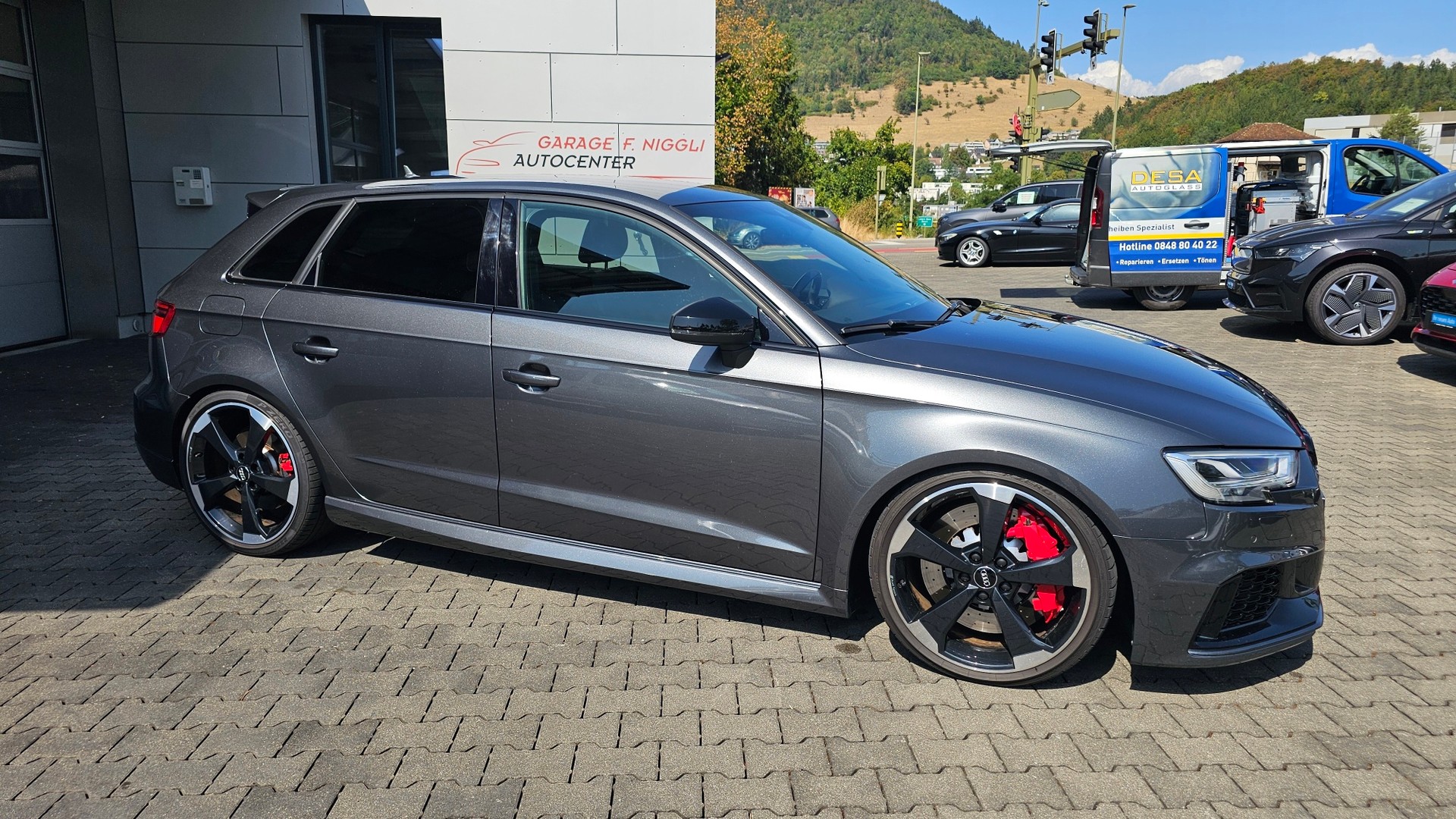 AUDI RS3 Sportback 2.5 TSI quattro S-tronic-image-2