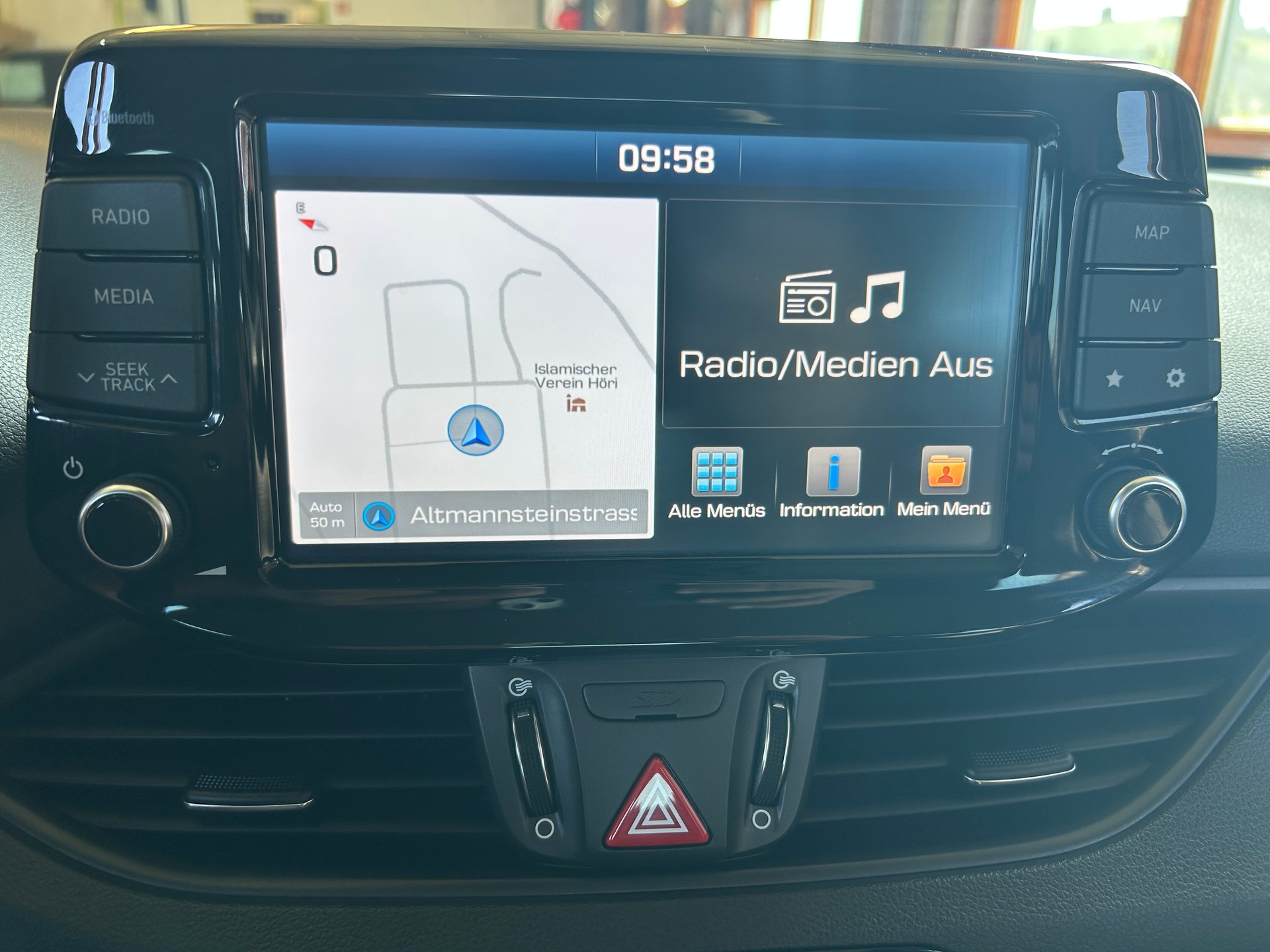 HYUNDAI i30 1.6 CRDi Launch-image-18