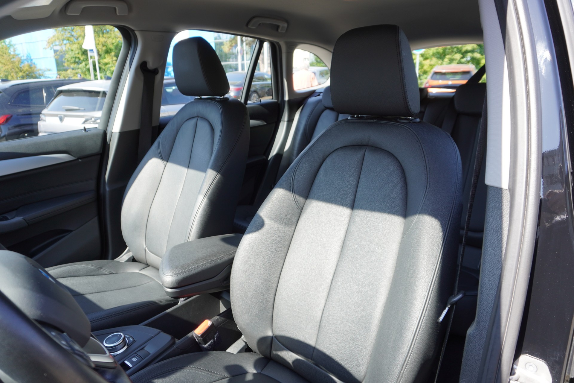 BMW X1 xDrive 20i Steptronic-image-14