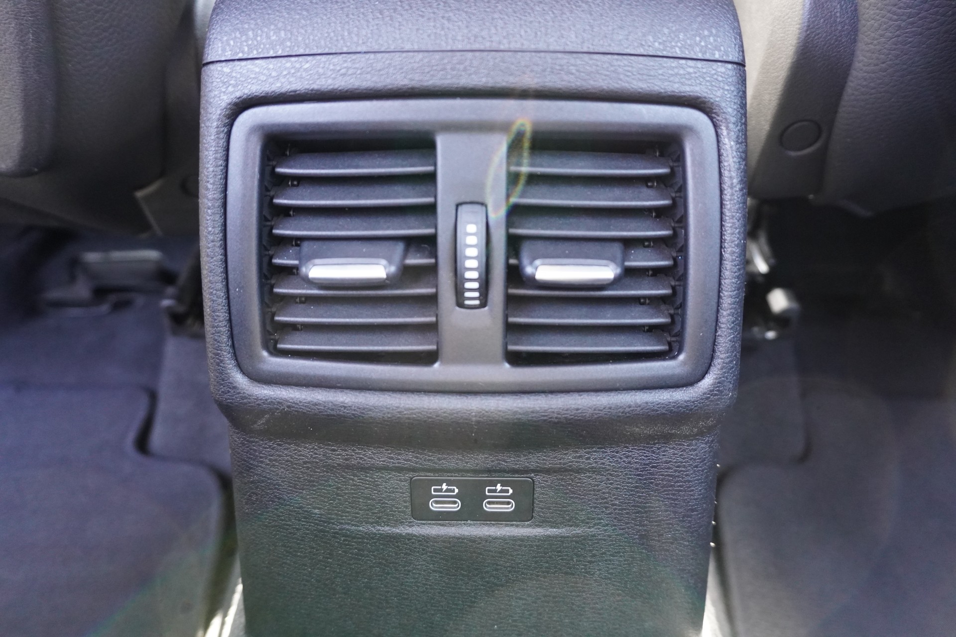 BMW X1 xDrive 20i Steptronic-image-16