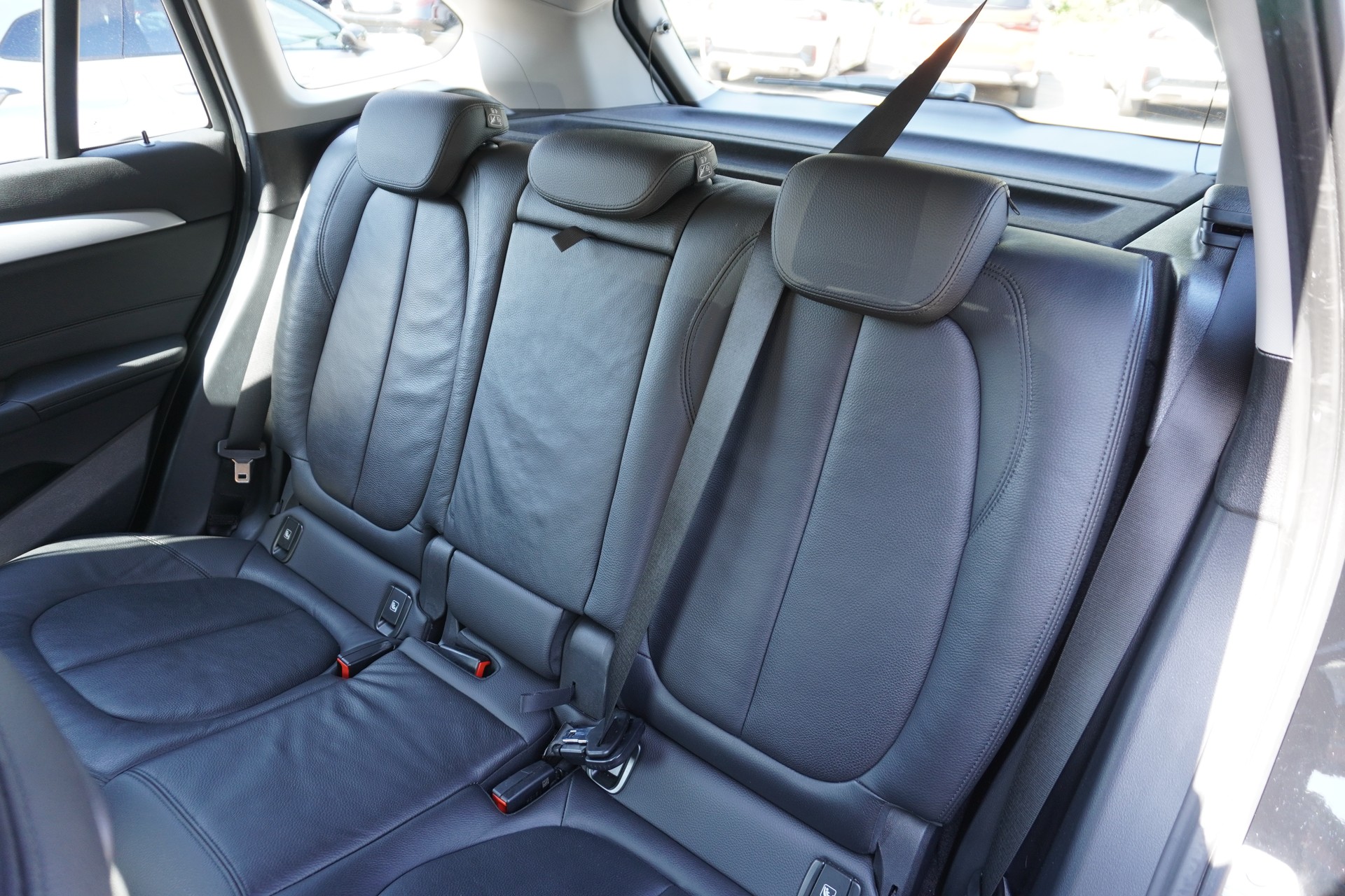 BMW X1 xDrive 20i Steptronic-image-15