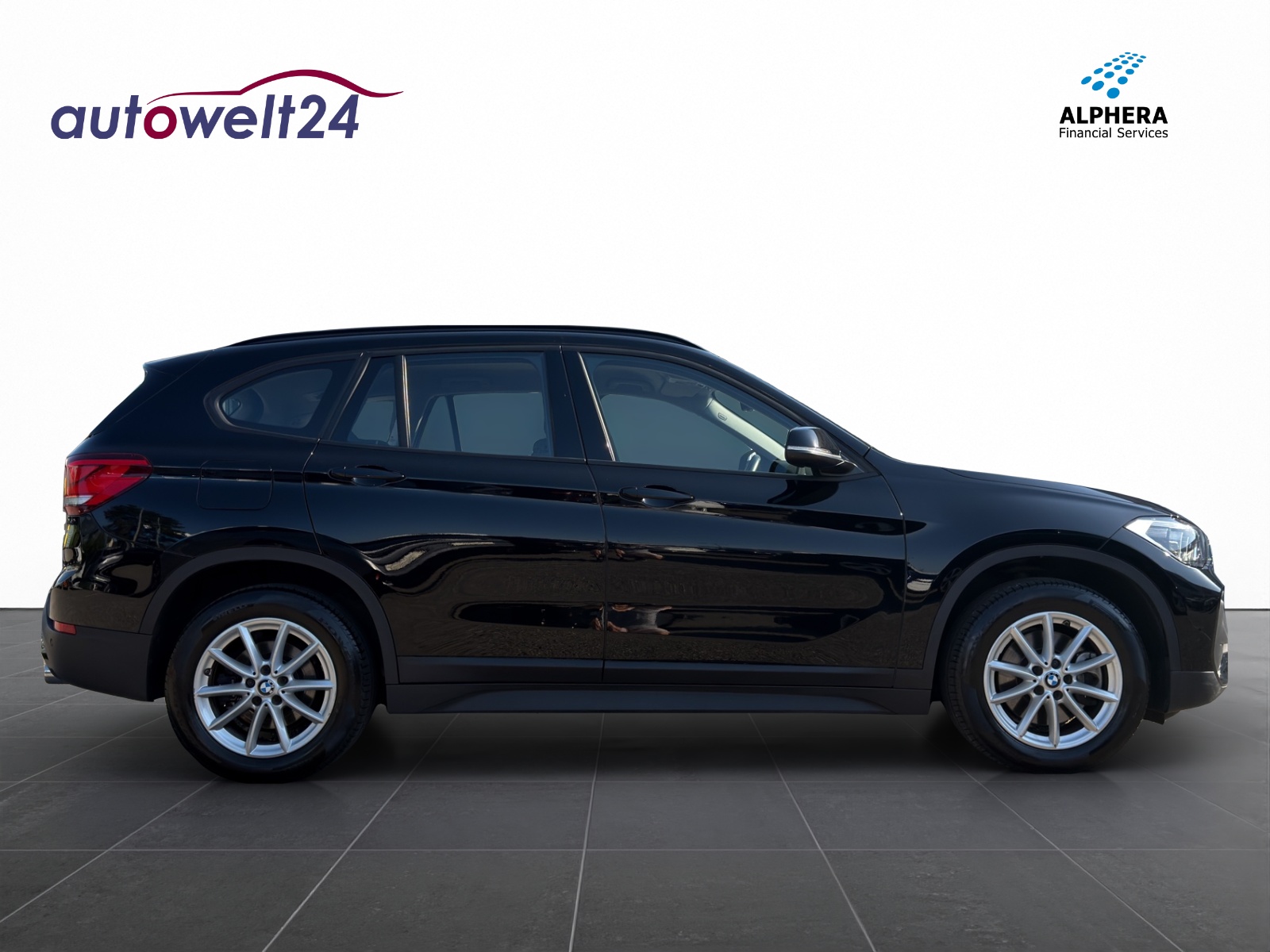 BMW X1 xDrive 20i Steptronic-showroom-element-3