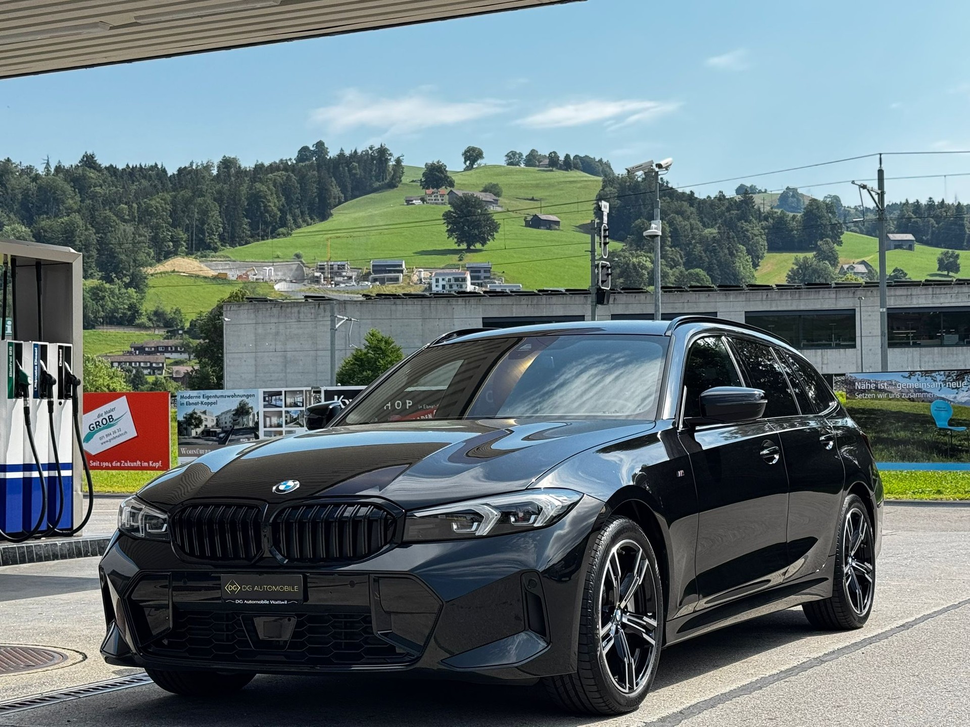 BMW 330i Touring xDrive Steptronic M Sport *Elektr. Anhängerkupplung**Panoramadach**Shadow-Line**Live Cockpit**245PS**Modell 2025*-image-0