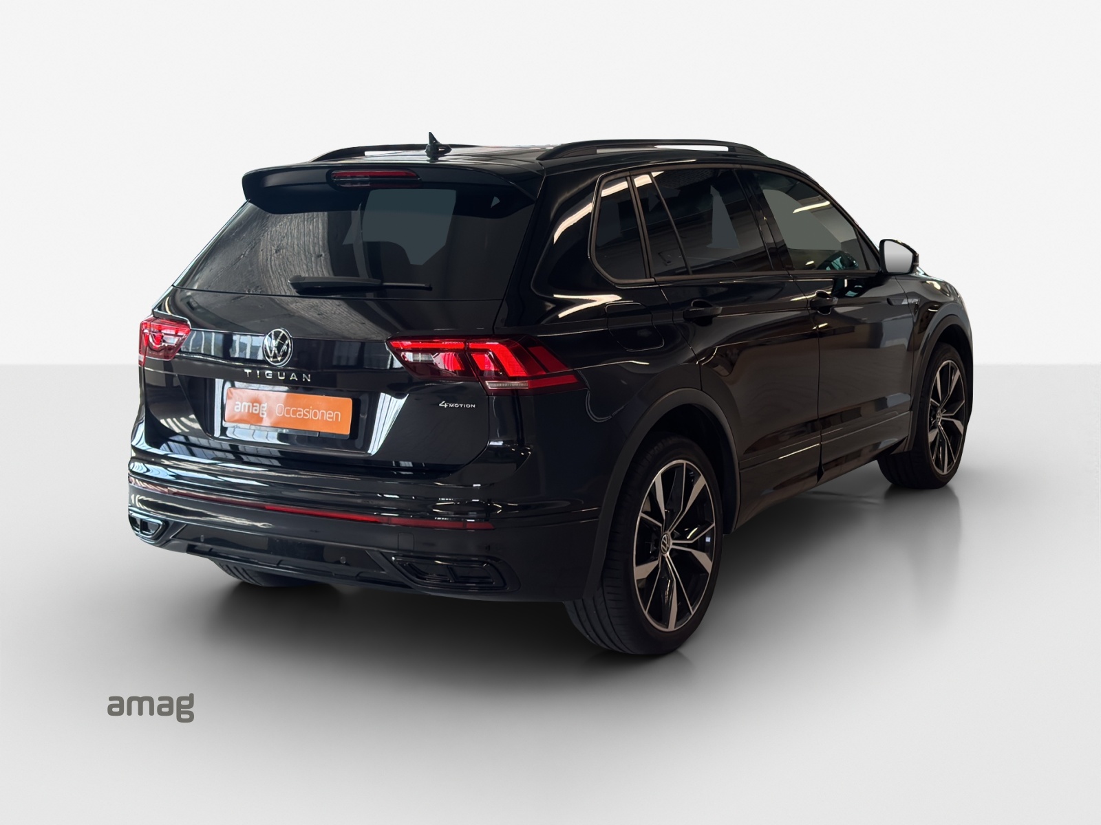 VW Tiguan 2.0TSI R-Line 4Motion DSG-image-2