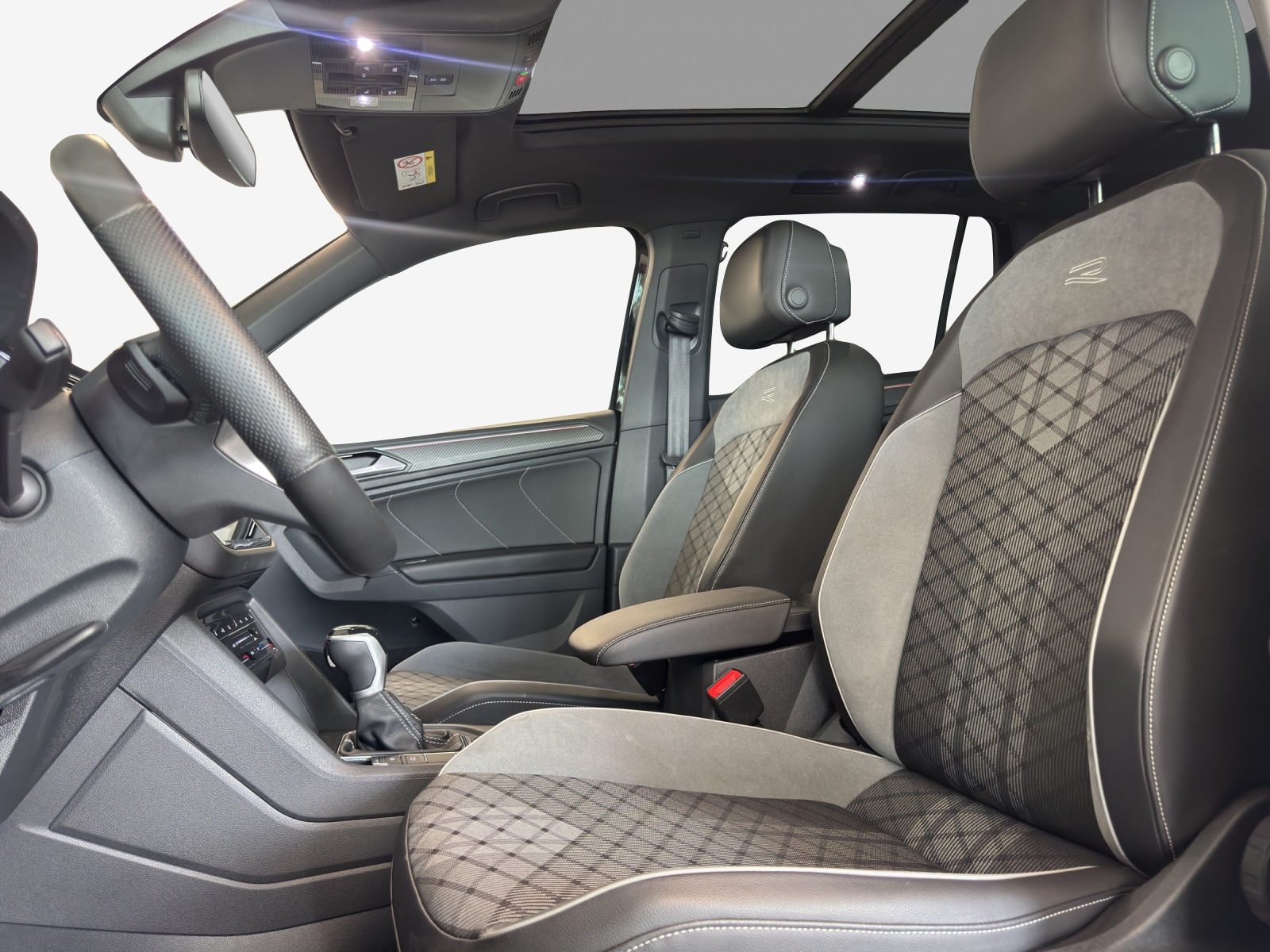 VW Tiguan 2.0TSI R-Line 4Motion DSG-image-5