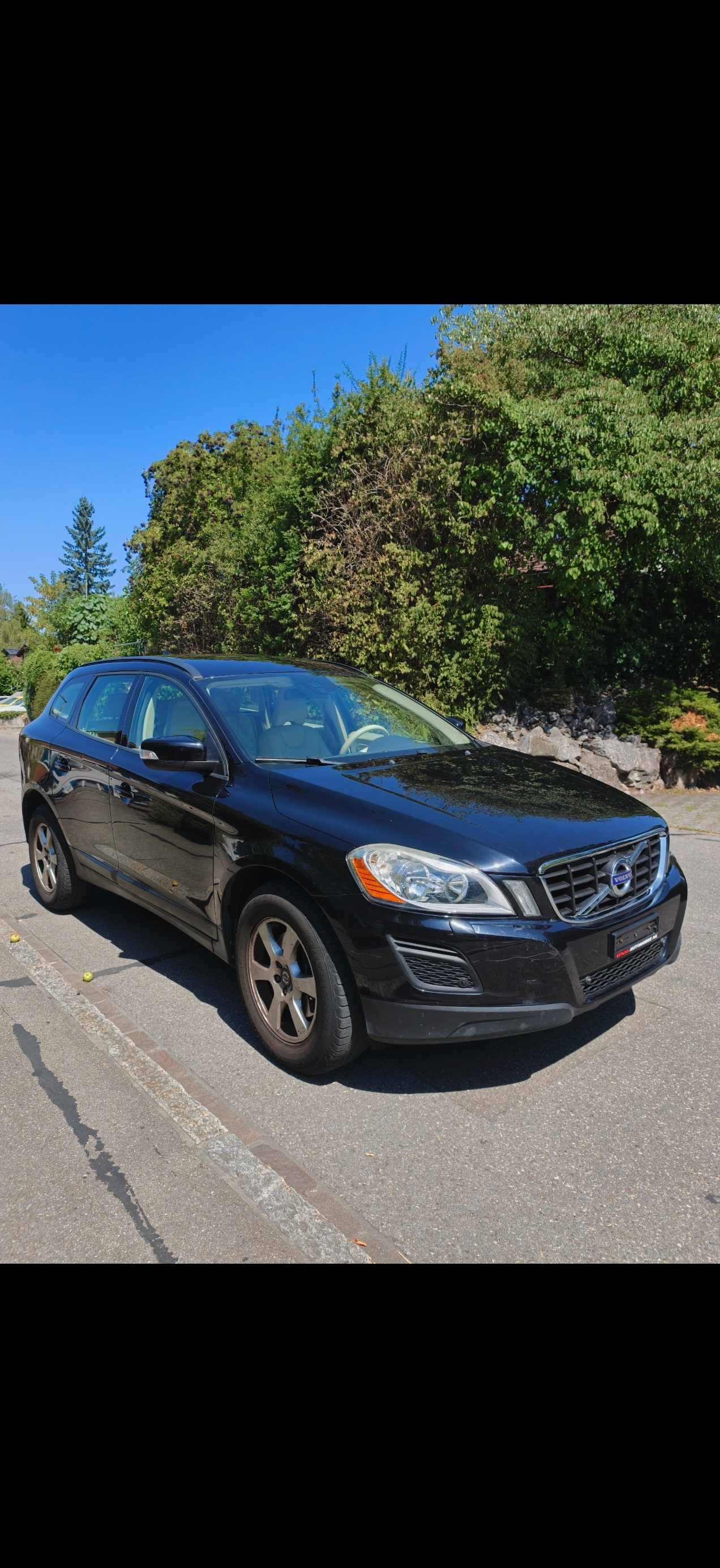 VOLVO 2.4 D3 Momentum AWD-image-1