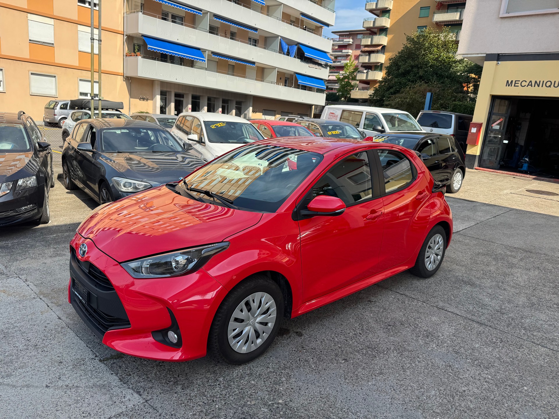 TOYOTA Yaris 1.5 Comfort e-CVT-image-0