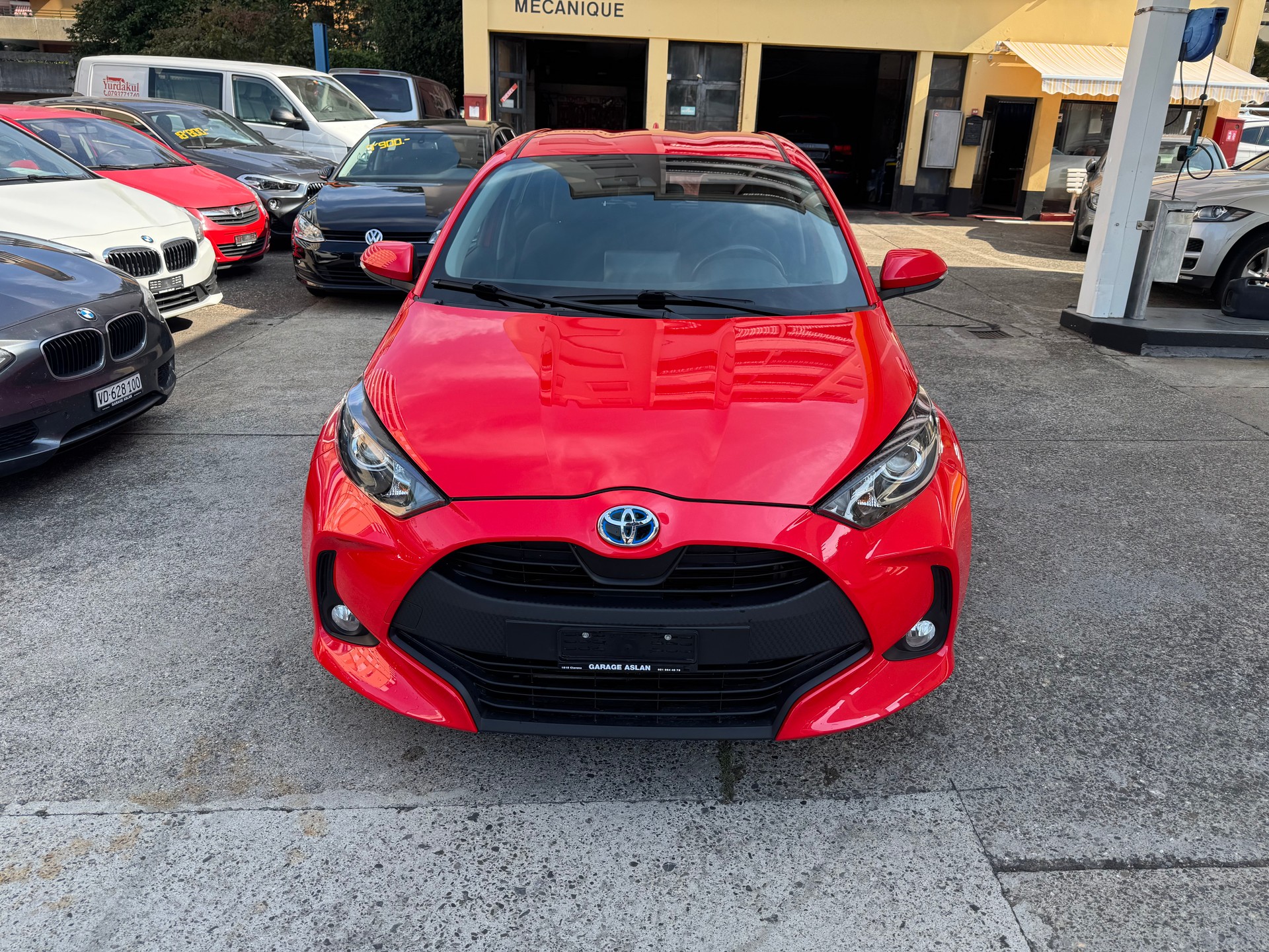 TOYOTA Yaris 1.5 Comfort e-CVT-image-5