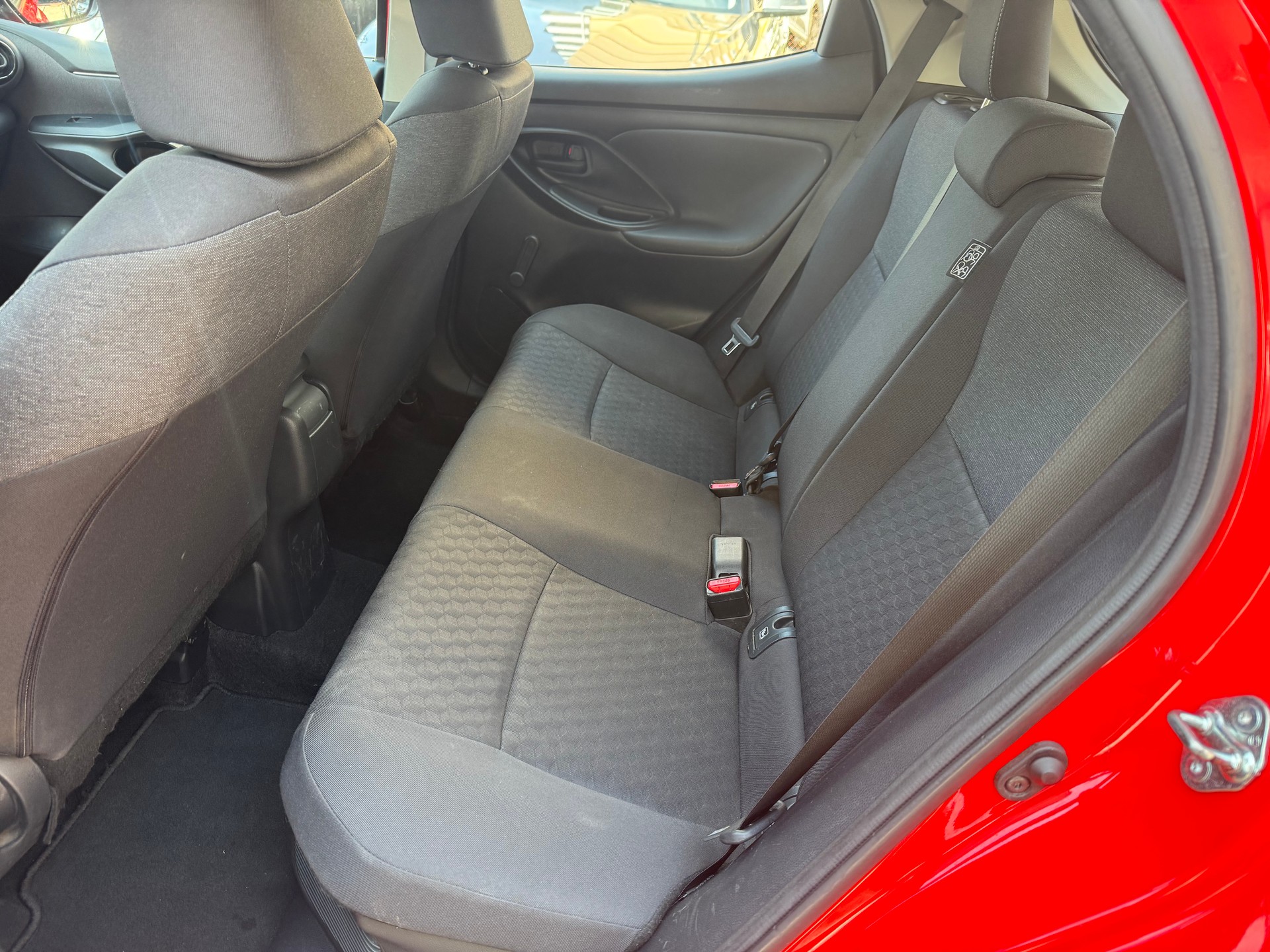 TOYOTA Yaris 1.5 Comfort e-CVT-image-7