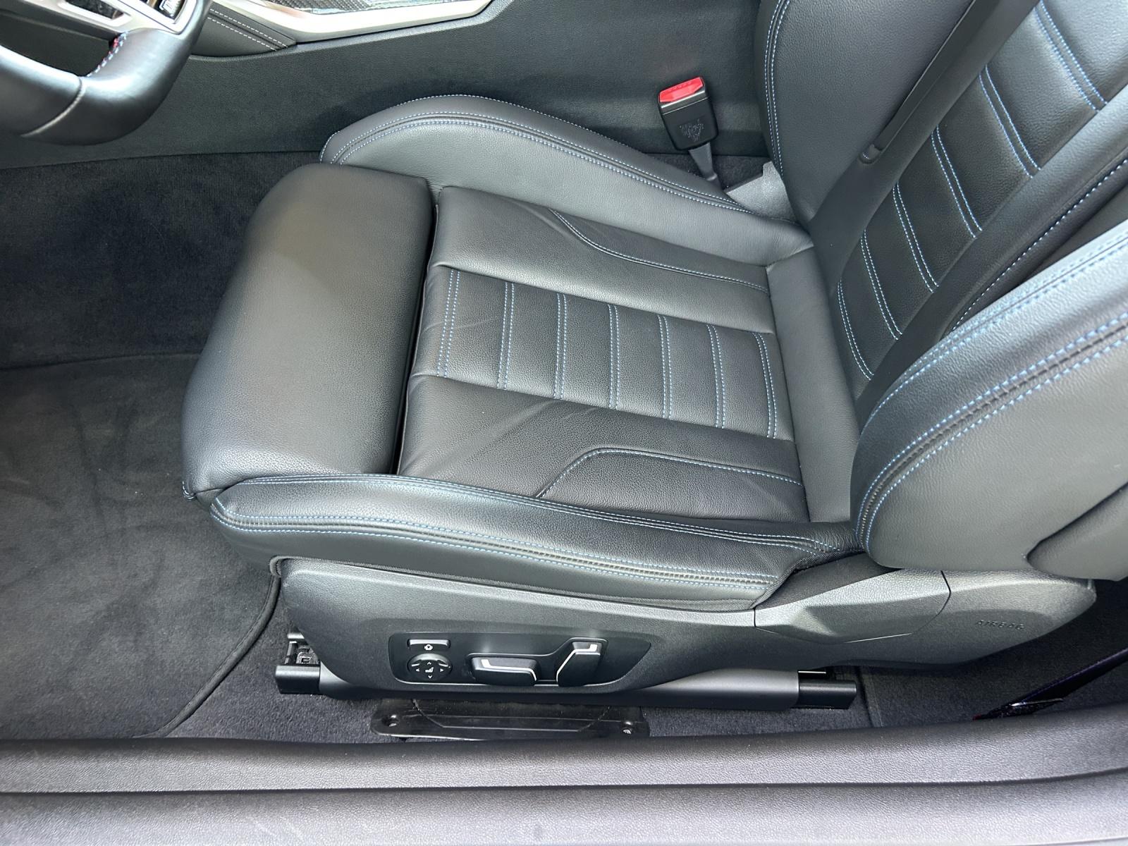 BMW M440i xDrive Coupé-image-15