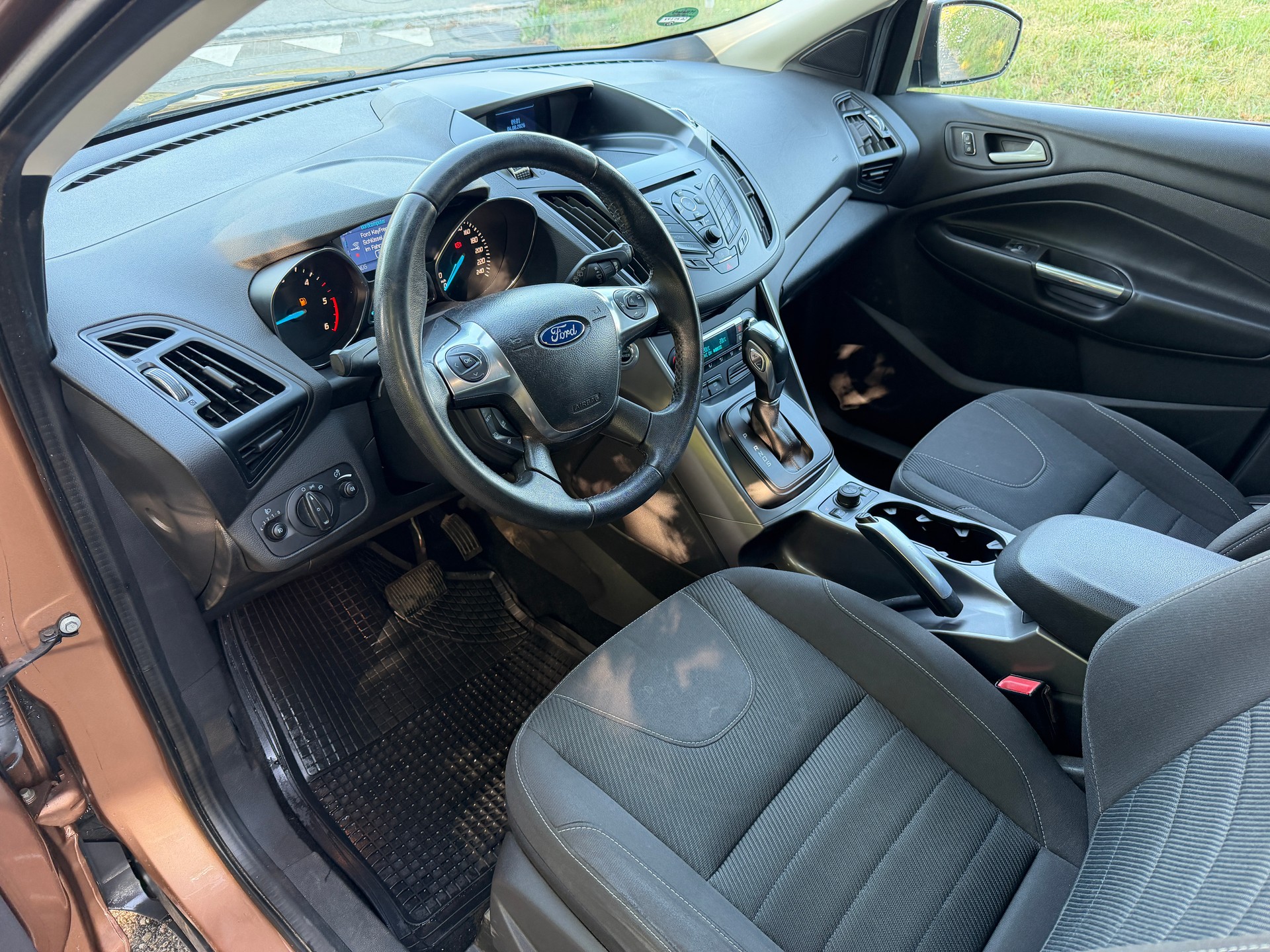 FORD Kuga 2.0 TDCi Carving 4WD PowerShift-image-10