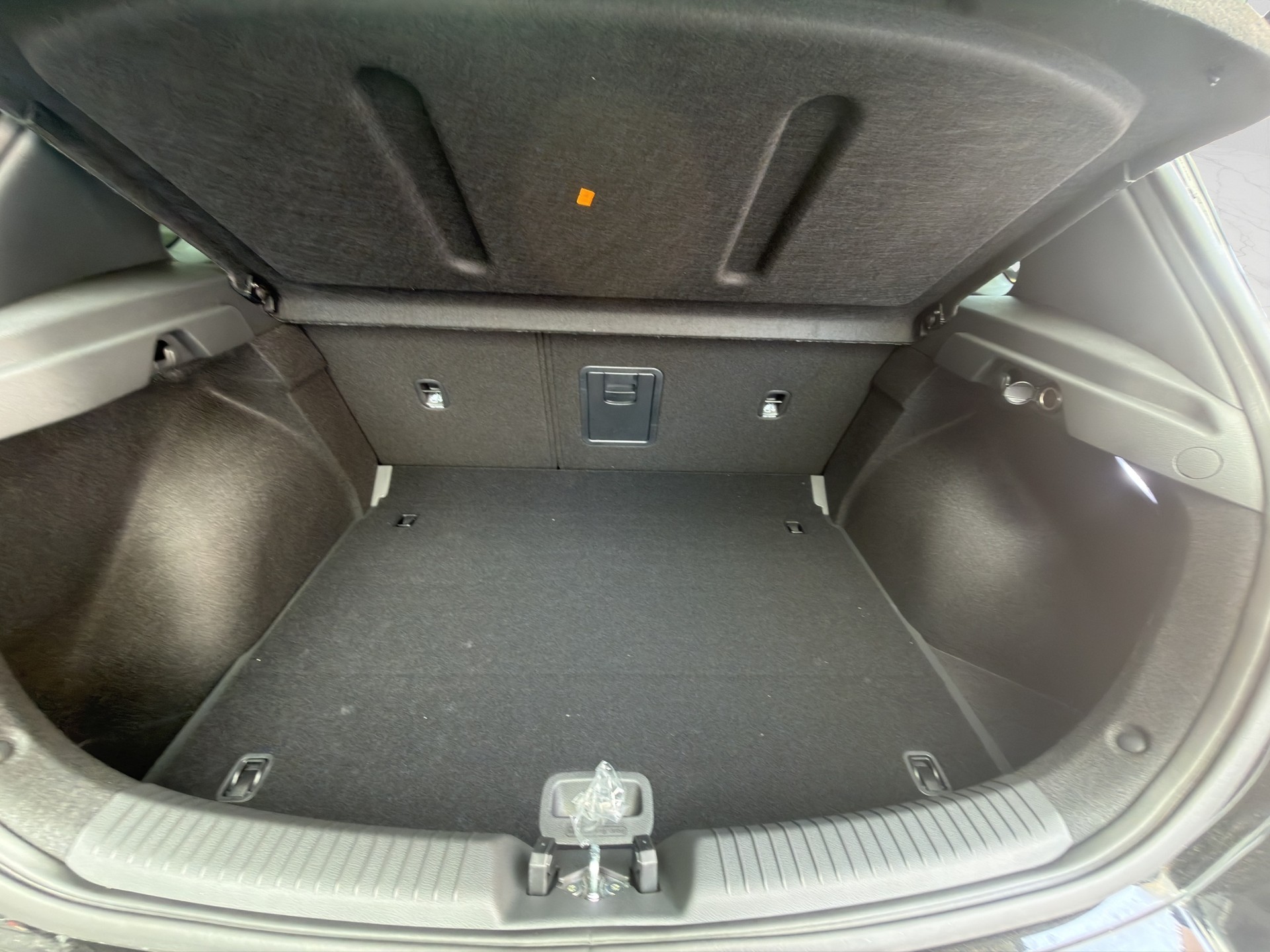 HYUNDAI i30 1.5 T-GDi Amplia 48V MH DCT-image-17