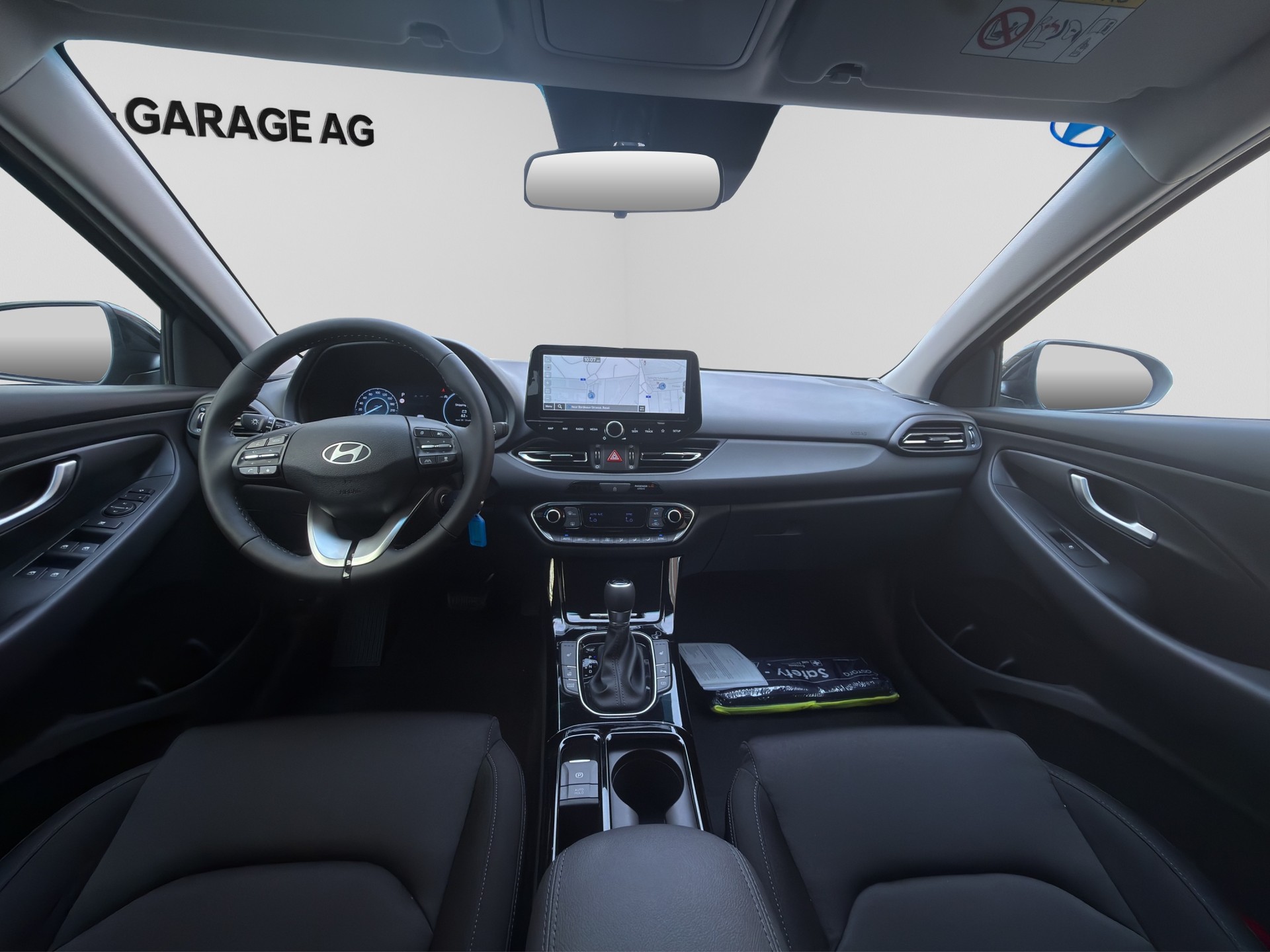 HYUNDAI i30 1.5 T-GDi Amplia 48V MH DCT-image-13