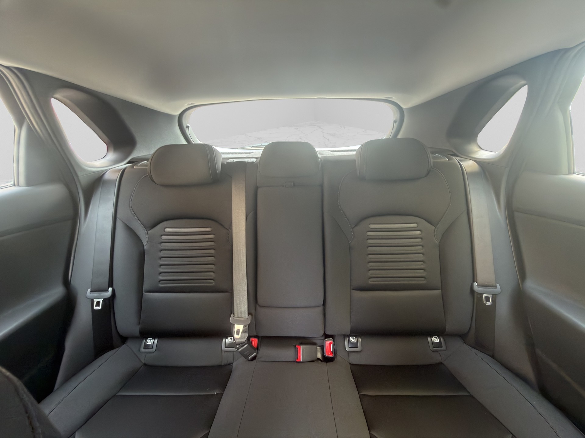 HYUNDAI i30 1.5 T-GDi Amplia 48V MH DCT-image-12