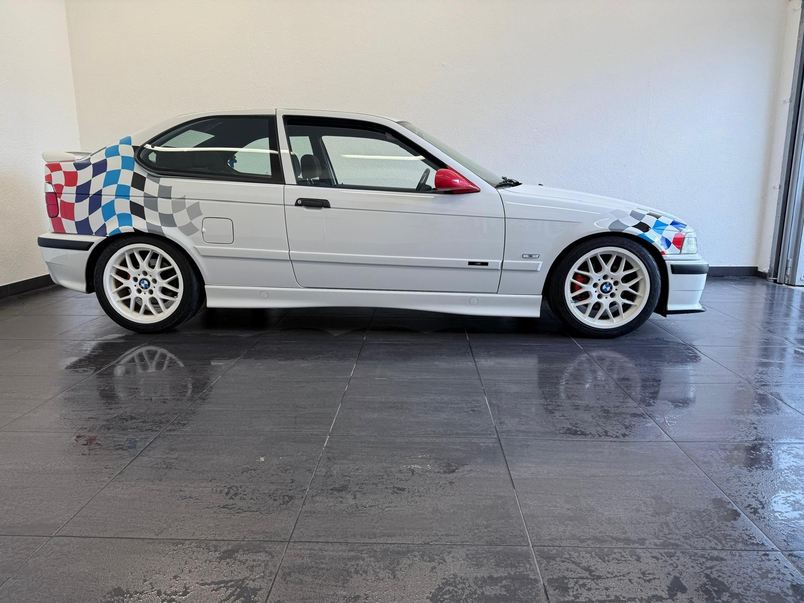 BMW 318ti Compact STW-image-6
