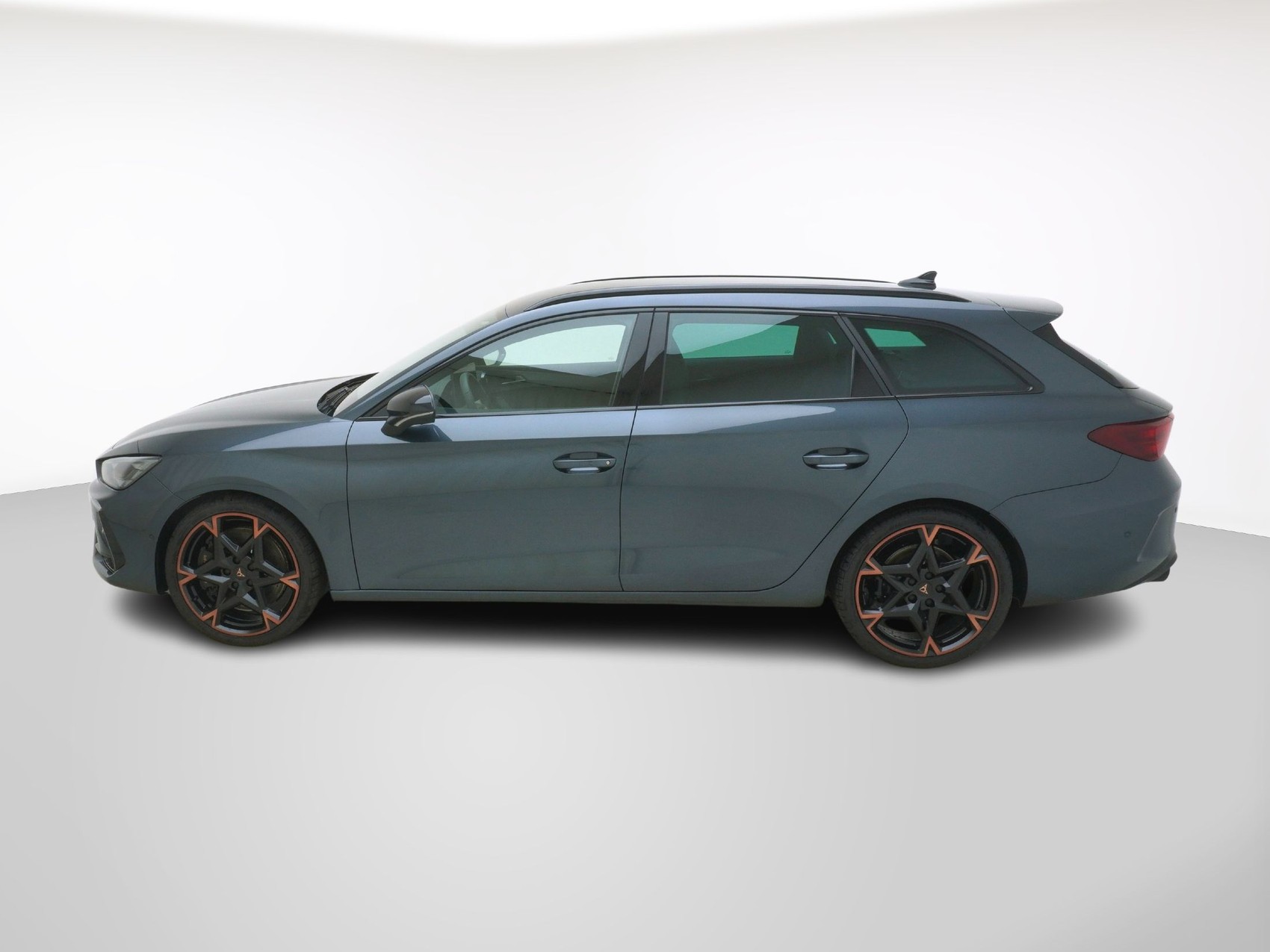 CUPRA Leon ST 2.0 TSI VZ 4Drive DSG-image-1