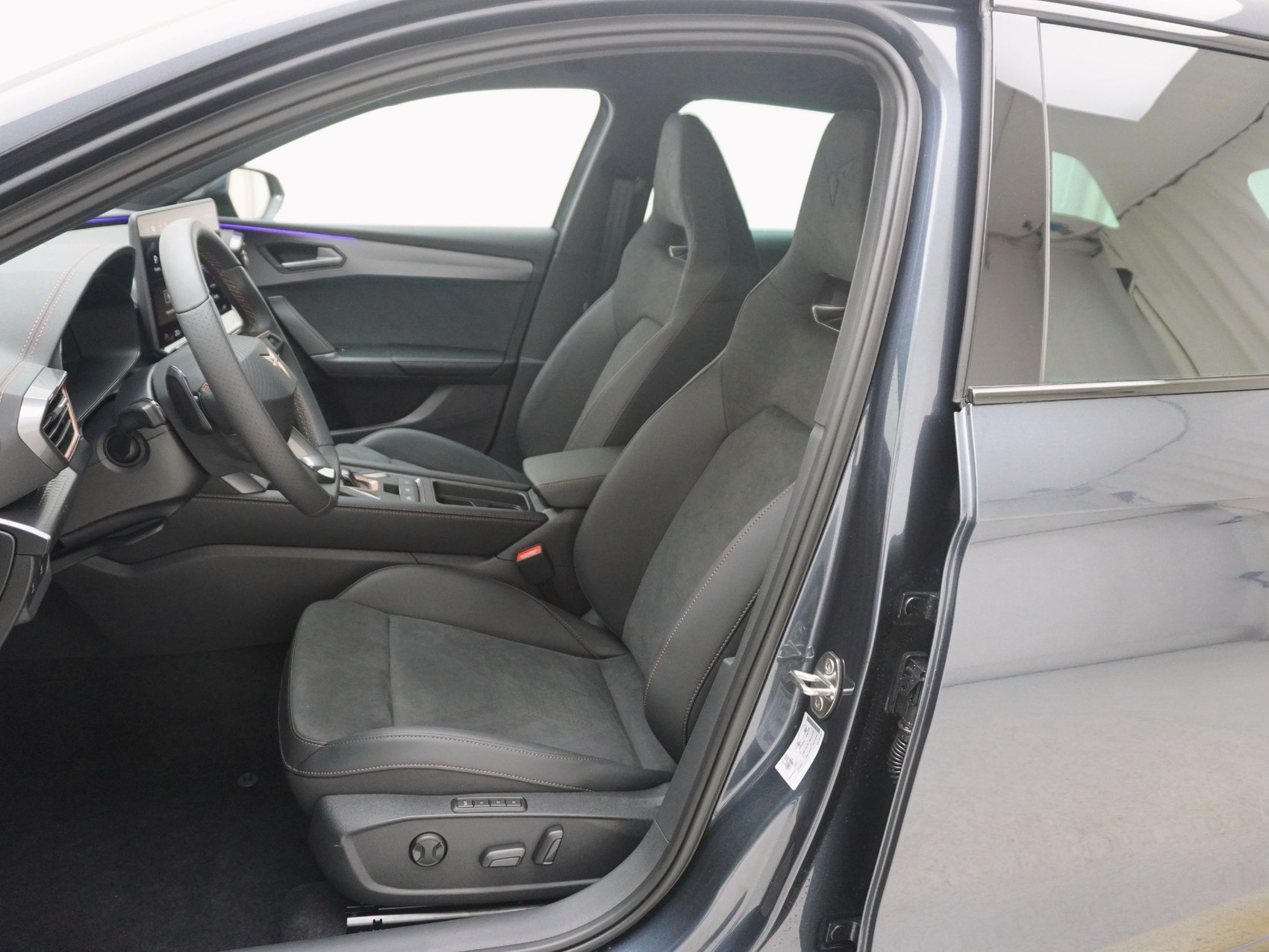 CUPRA Leon ST 2.0 TSI VZ 4Drive DSG-image-12