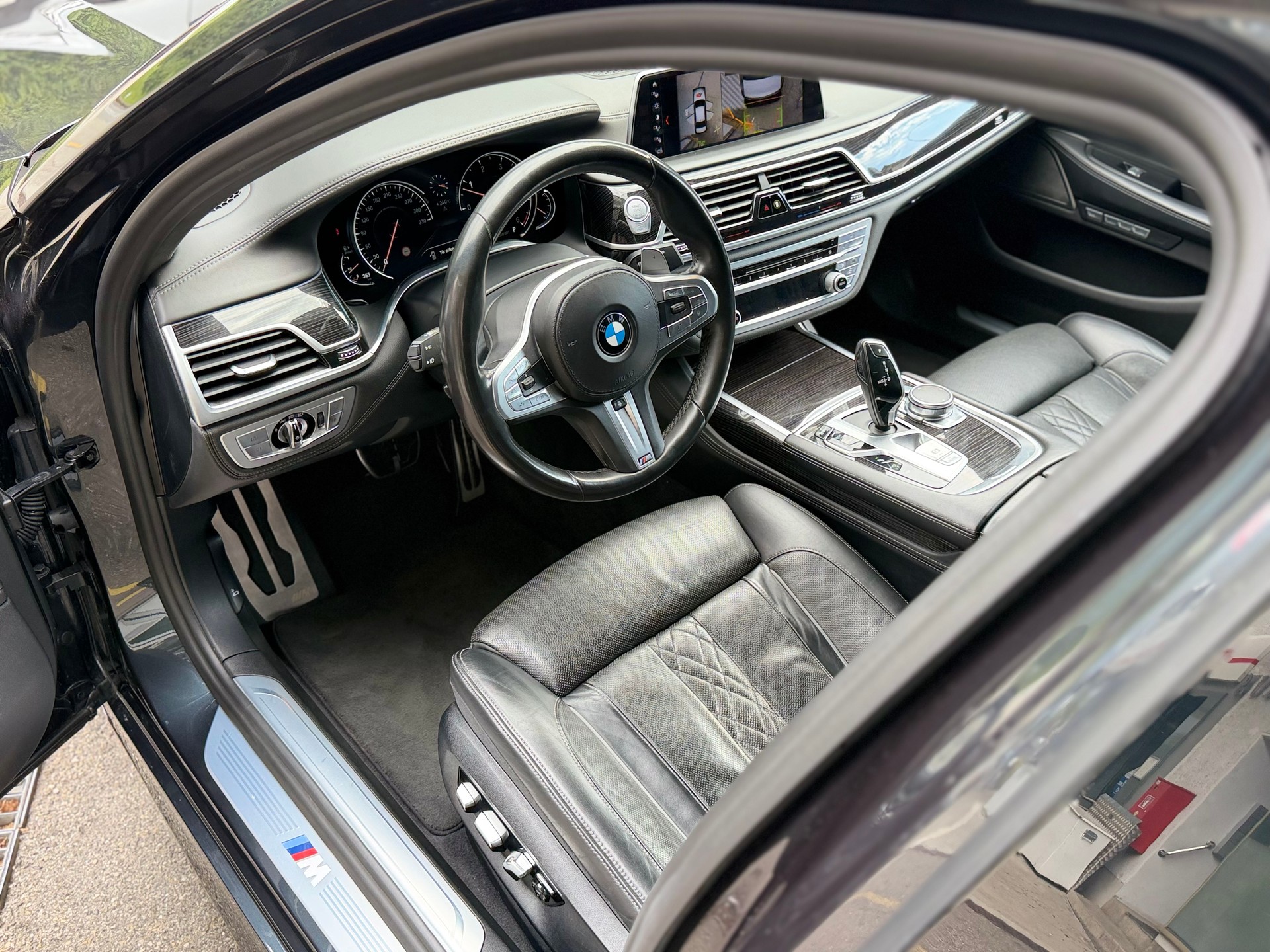 BMW 740d xDrive Steptronic-image-7