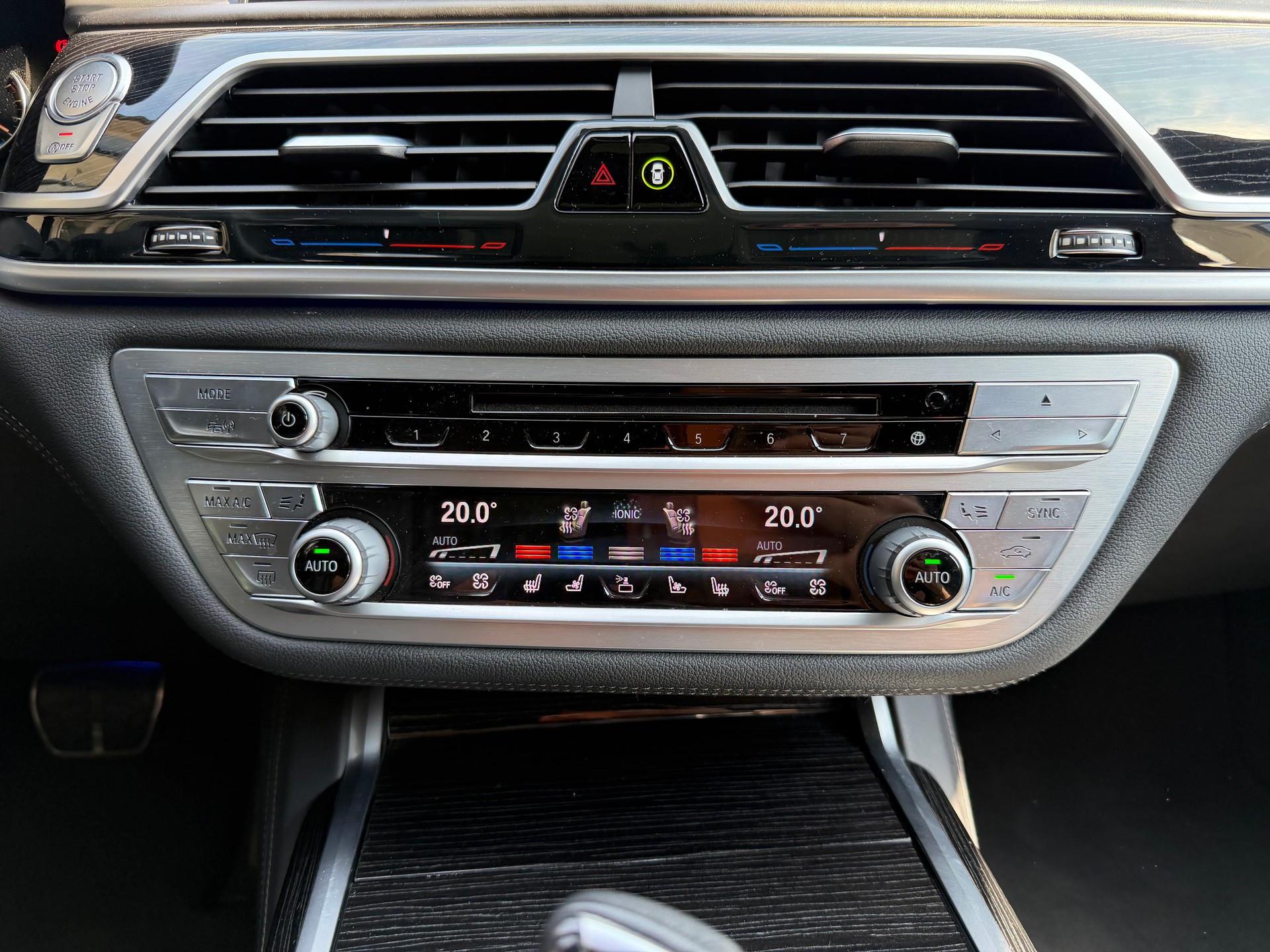 BMW 740d xDrive Steptronic-image-14