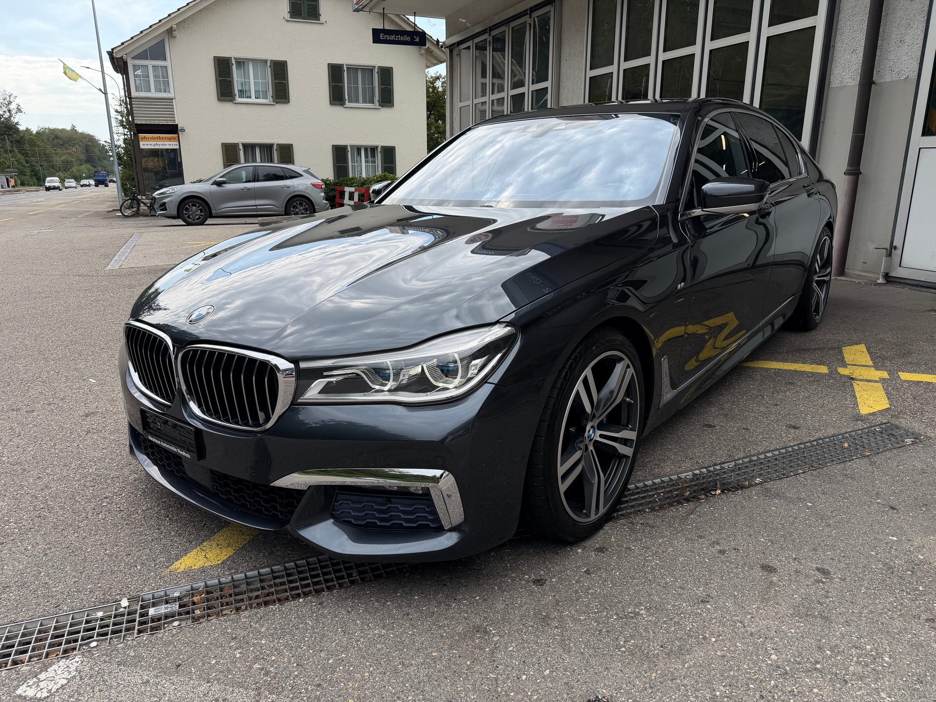 BMW 740d xDrive Steptronic-image-1