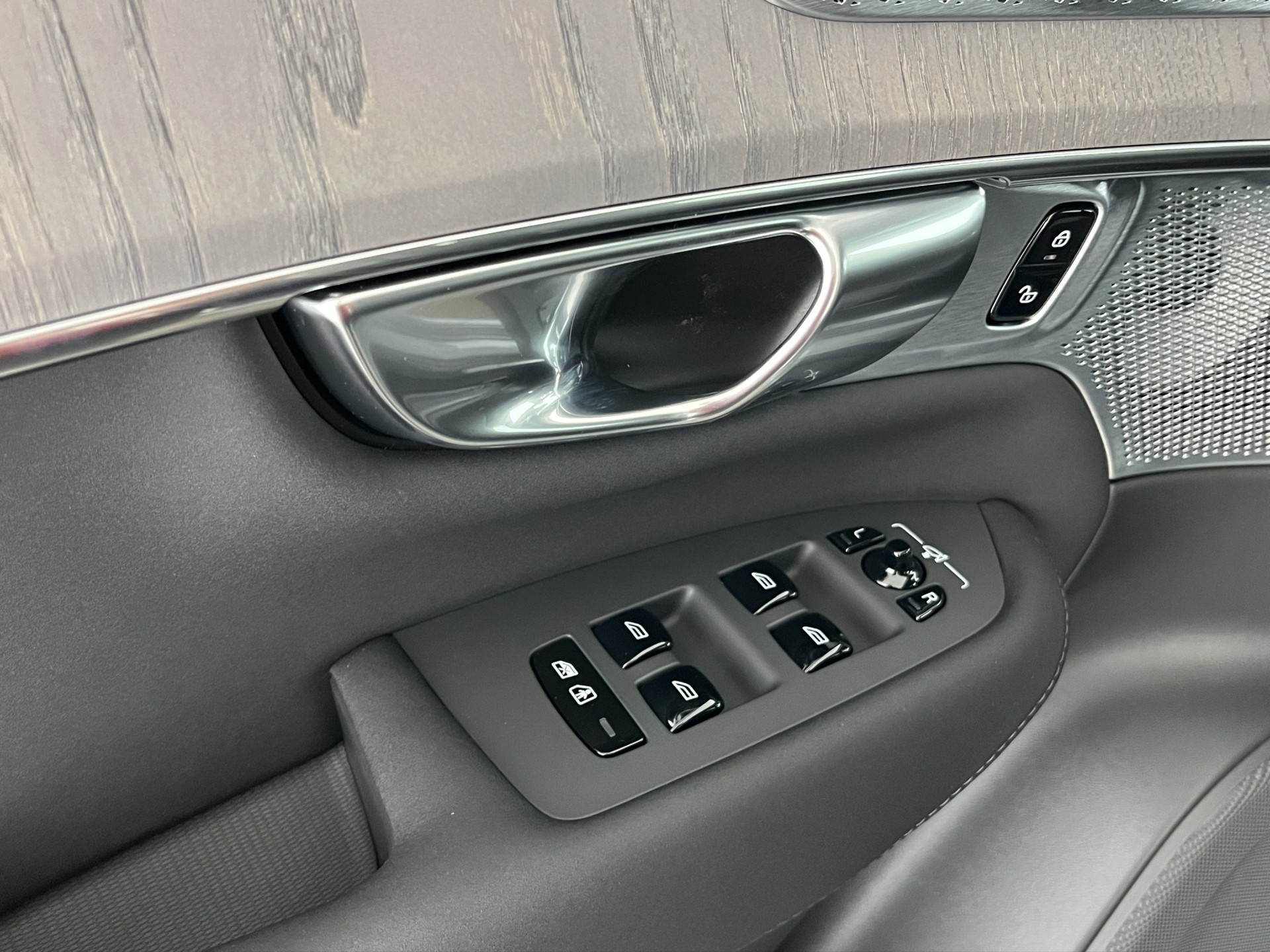 VOLVO XC90 2.0 T8 TE Ultra Bright eAWD-image-11