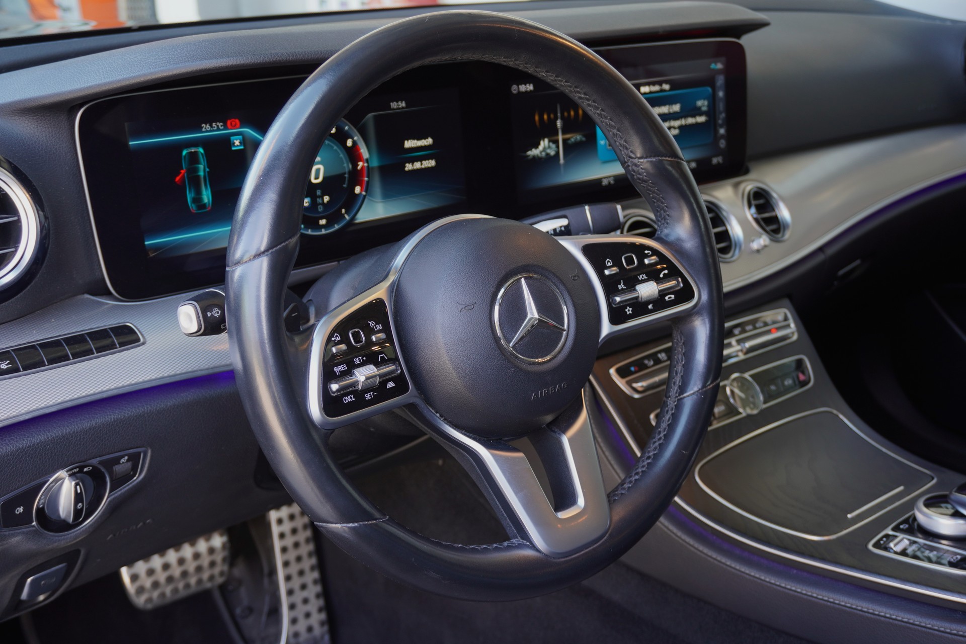 MERCEDES-BENZ E 200 AMG 63's Optik 9G-Tronic-image-10
