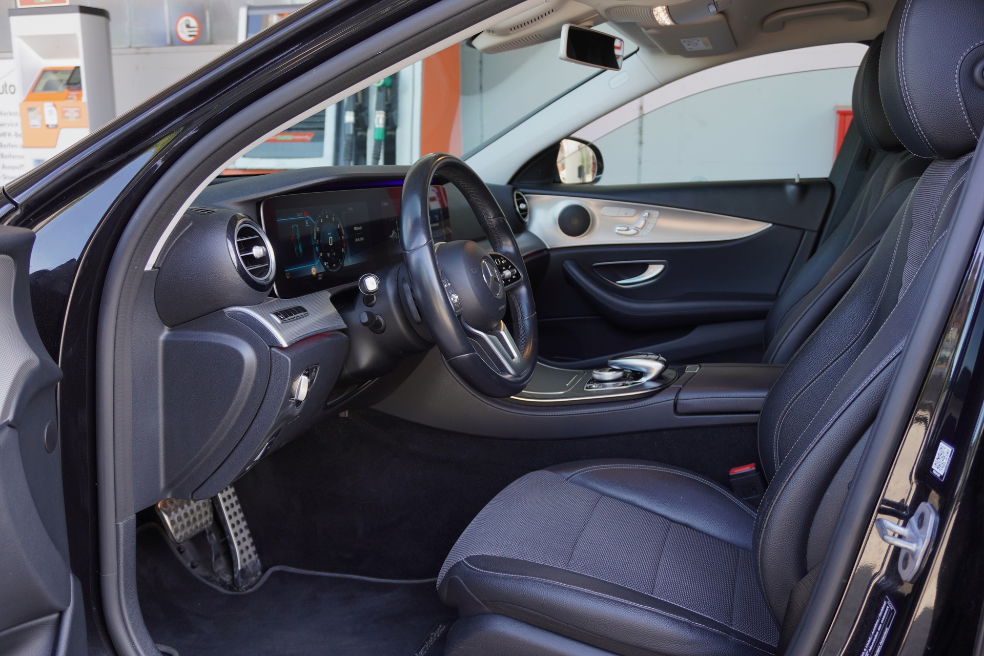 MERCEDES-BENZ E 200 AMG 63's Optik 9G-Tronic-image-9
