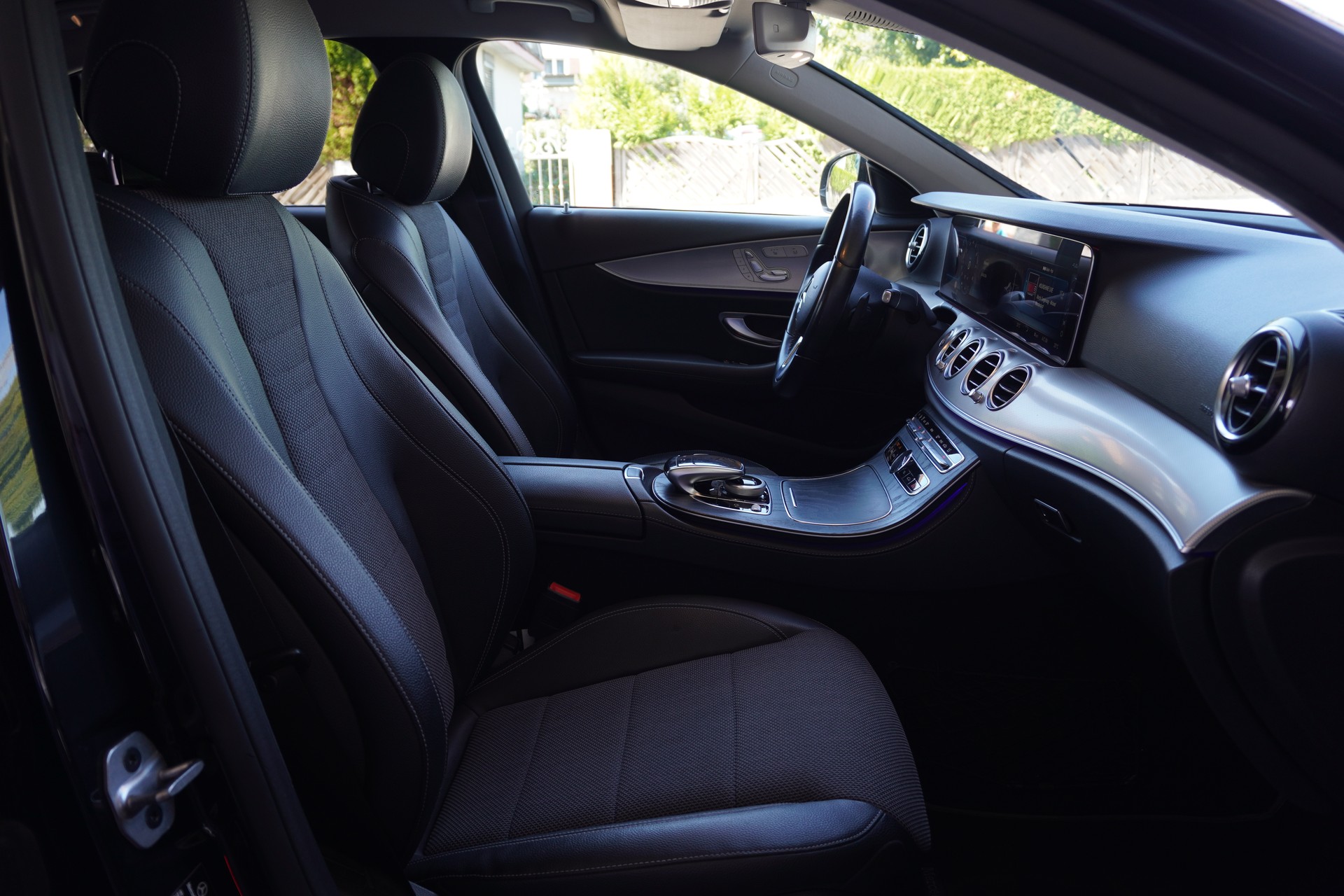 MERCEDES-BENZ E 200 AMG 63's Optik 9G-Tronic-image-13