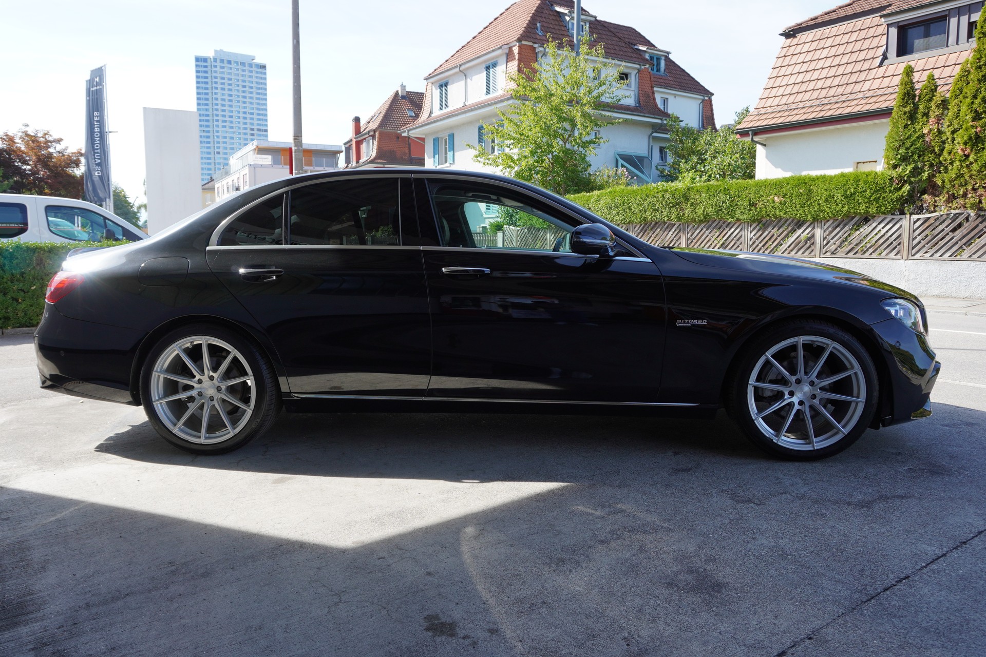 MERCEDES-BENZ E 200 AMG 63's Optik 9G-Tronic-image-3