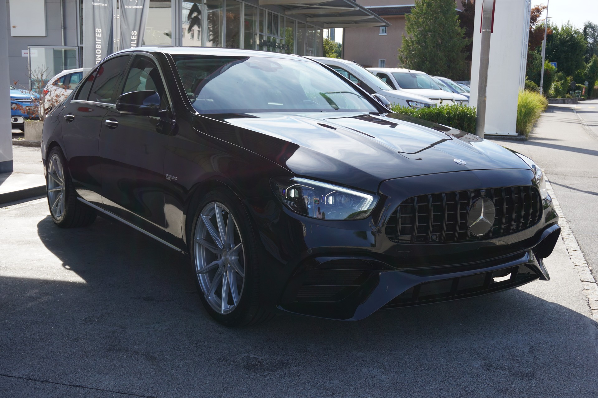 MERCEDES-BENZ E 200 AMG 63's Optik 9G-Tronic-image-2