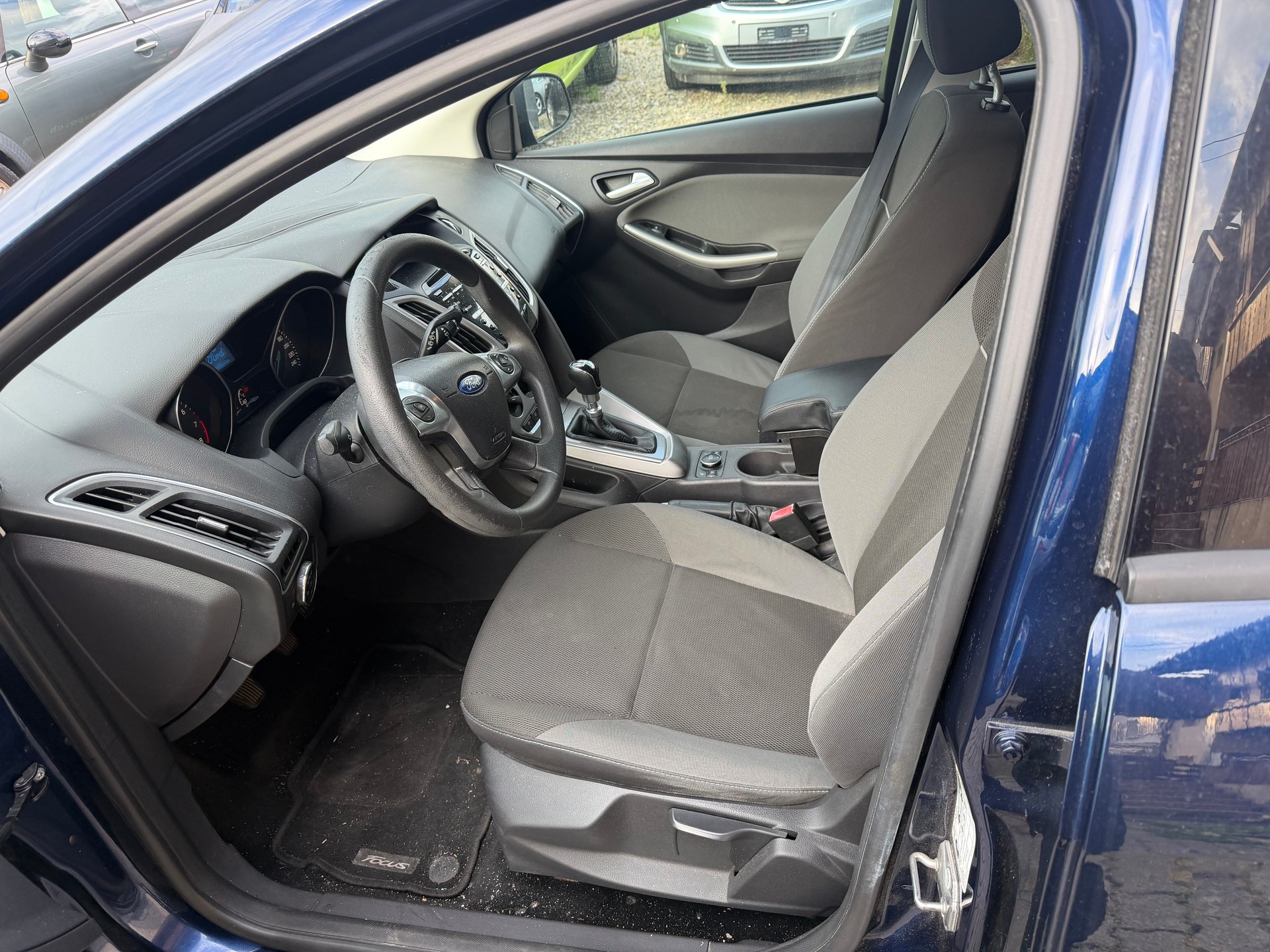 FORD Focus 1.0 SCTi Titanium-image-5