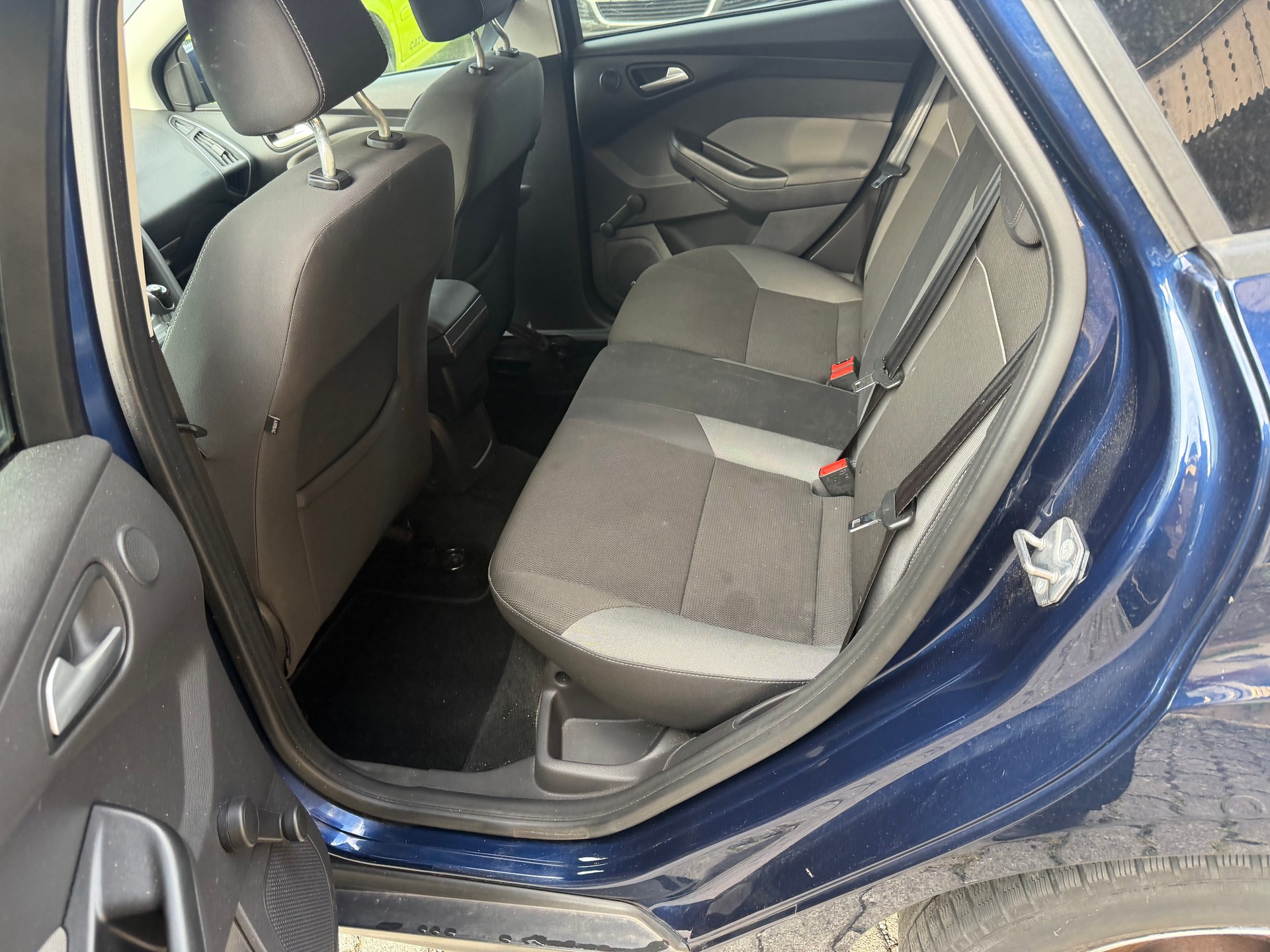 FORD Focus 1.0 SCTi Titanium-image-6